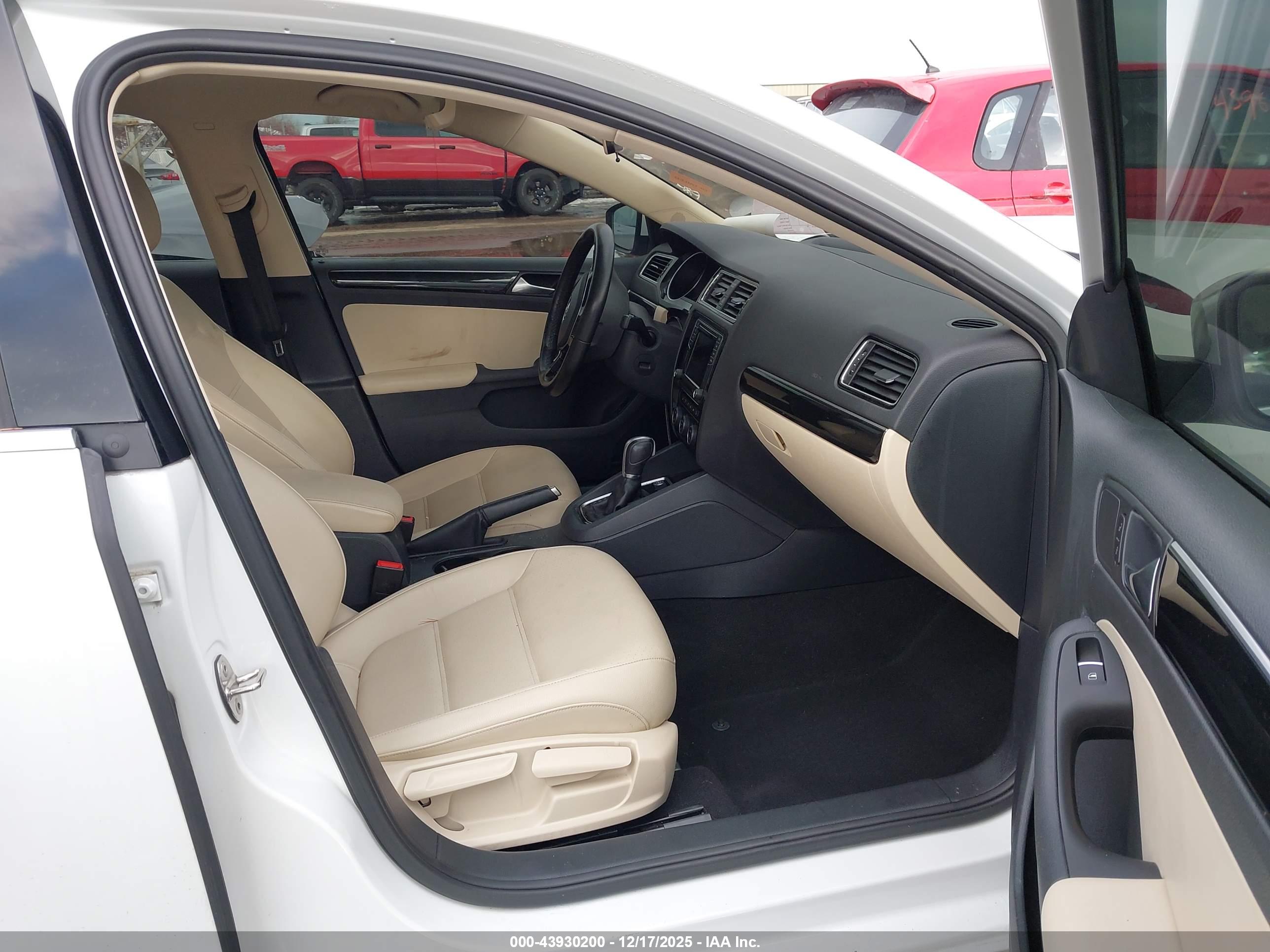 VOLKSWAGEN JETTA image 5