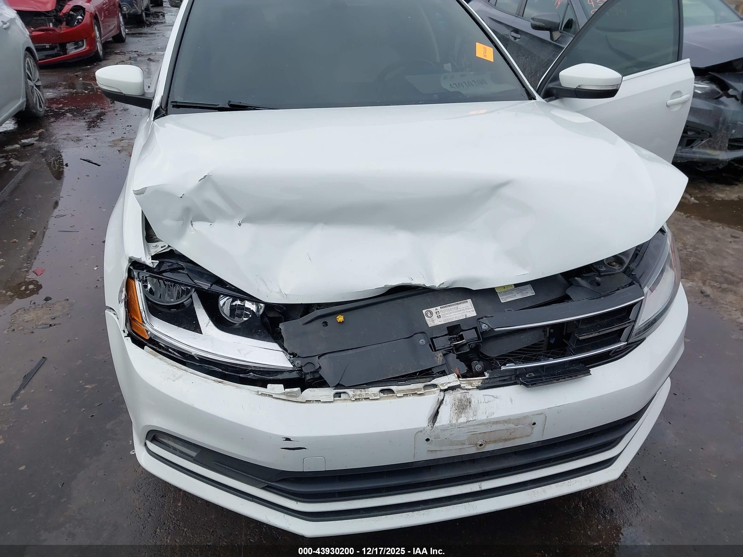 VOLKSWAGEN JETTA image 6