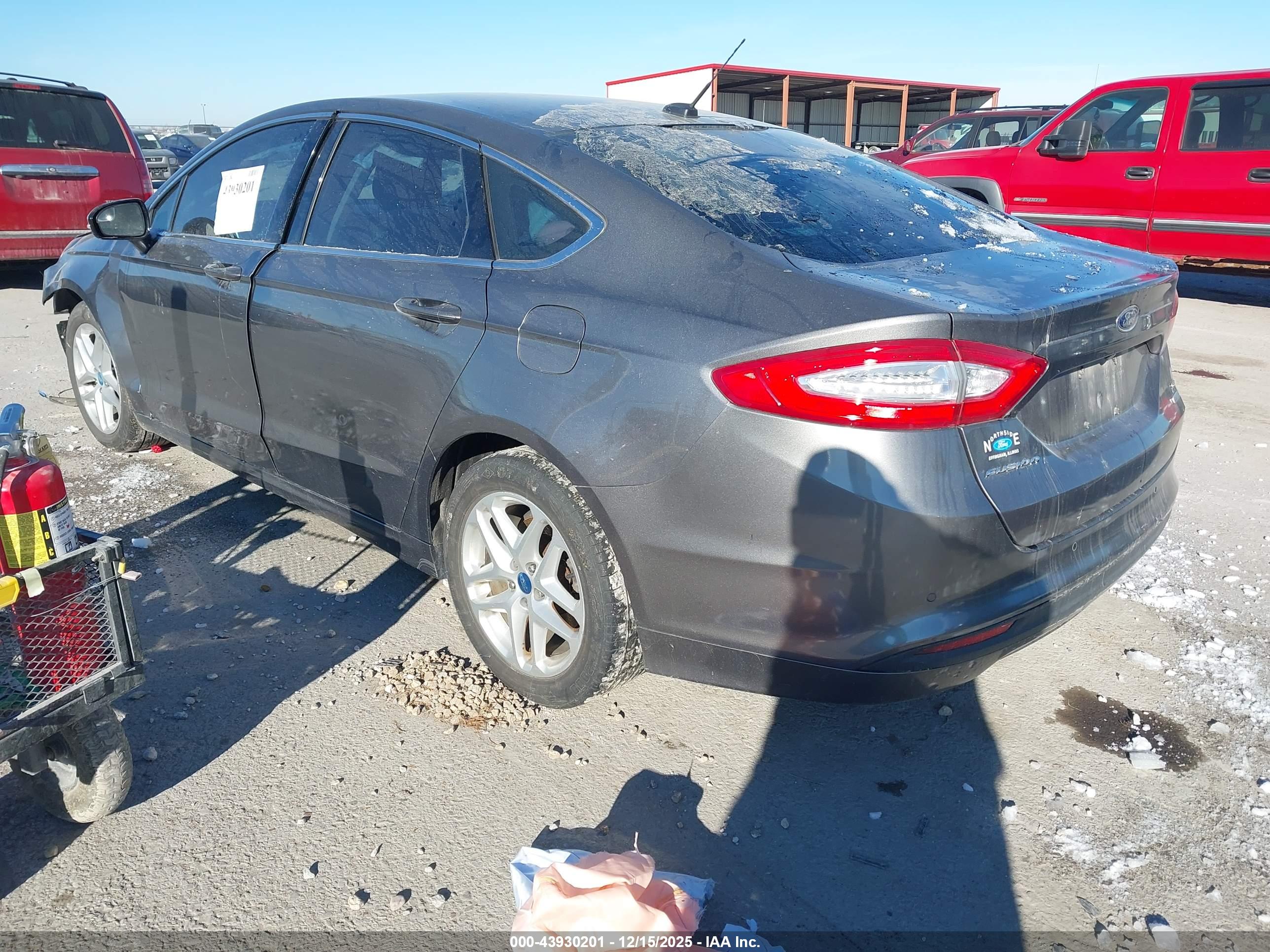 FORD FUSION image 3