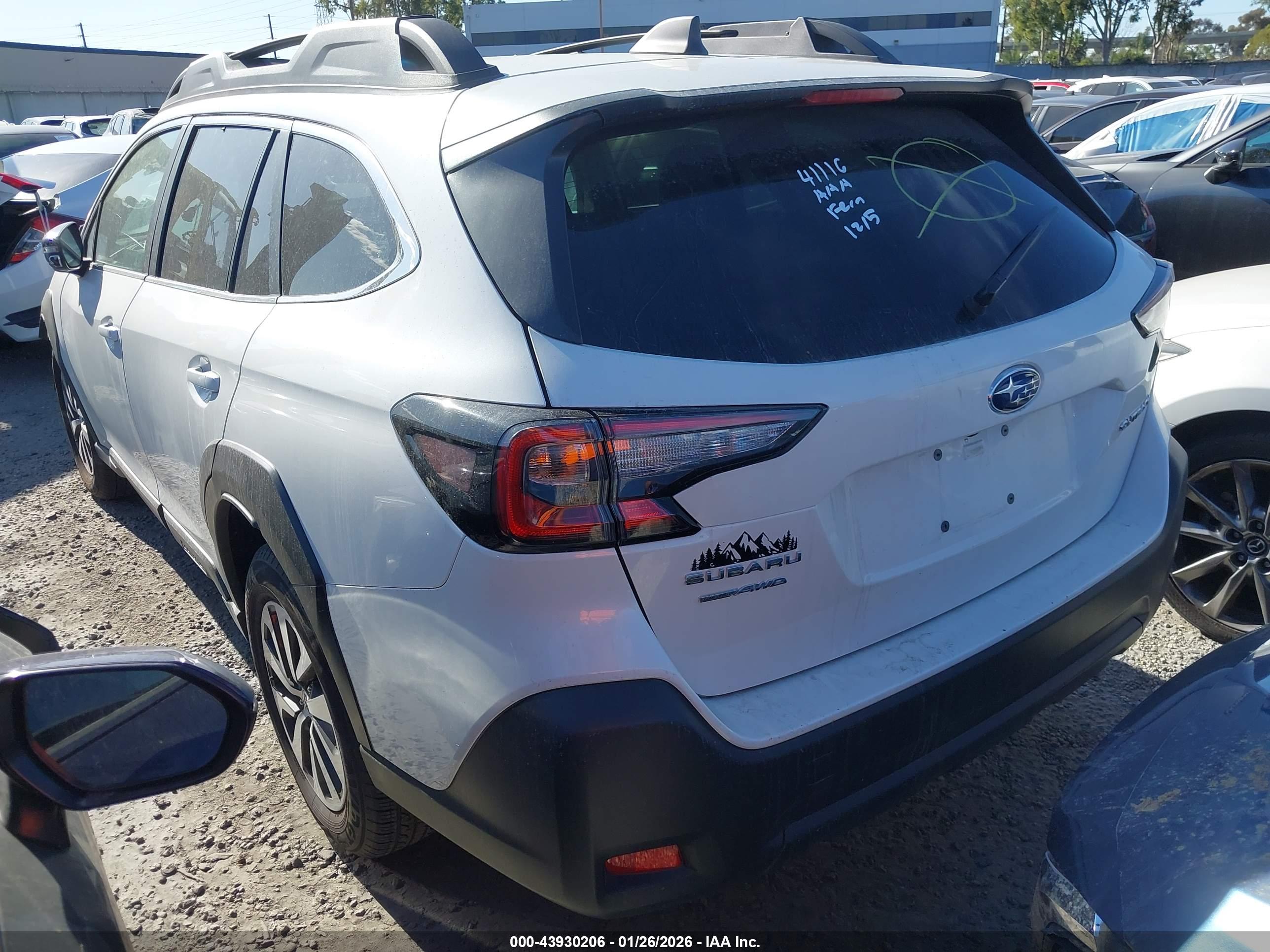 SUBARU OUTBACK image 3