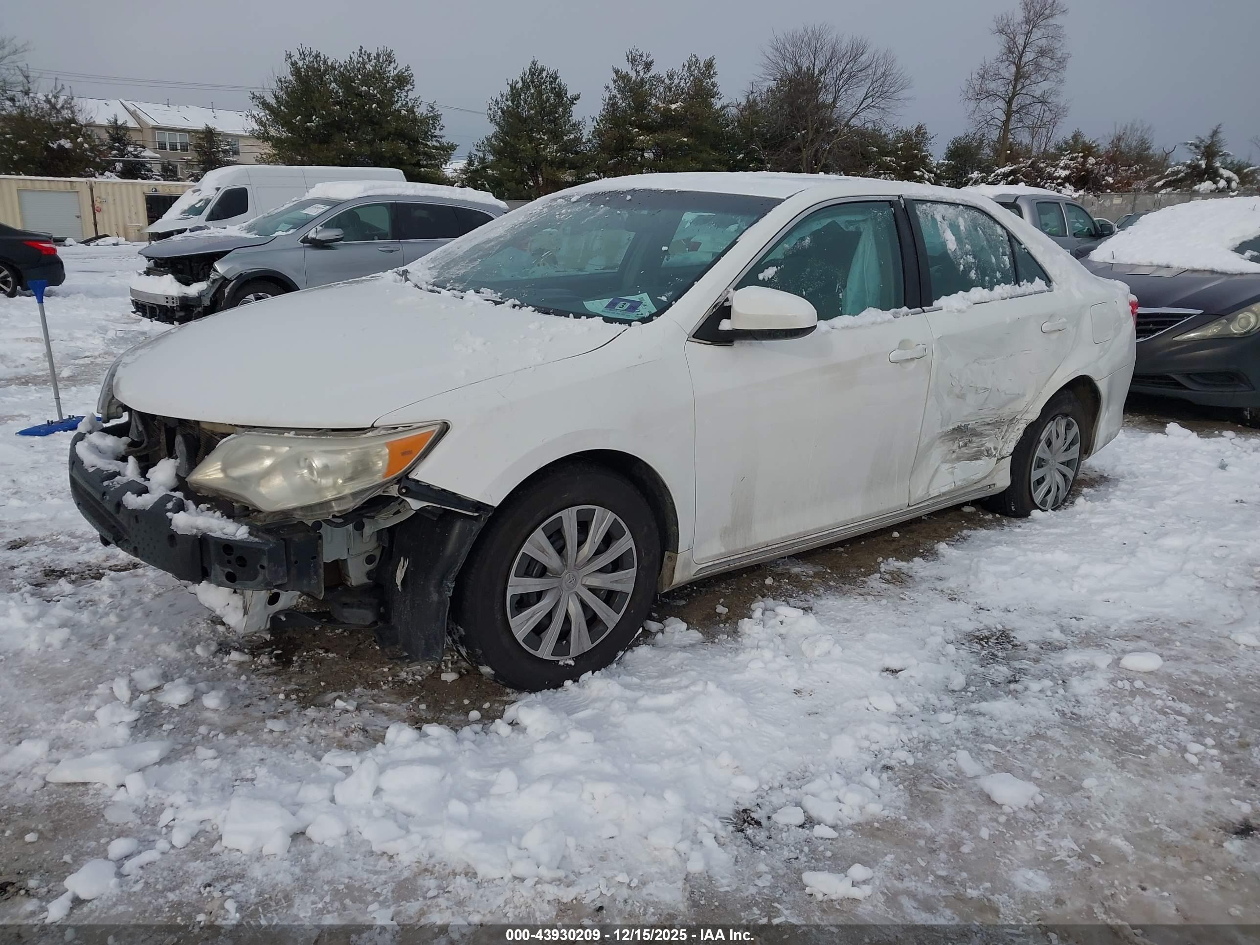 TOYOTA CAMRY image 2
