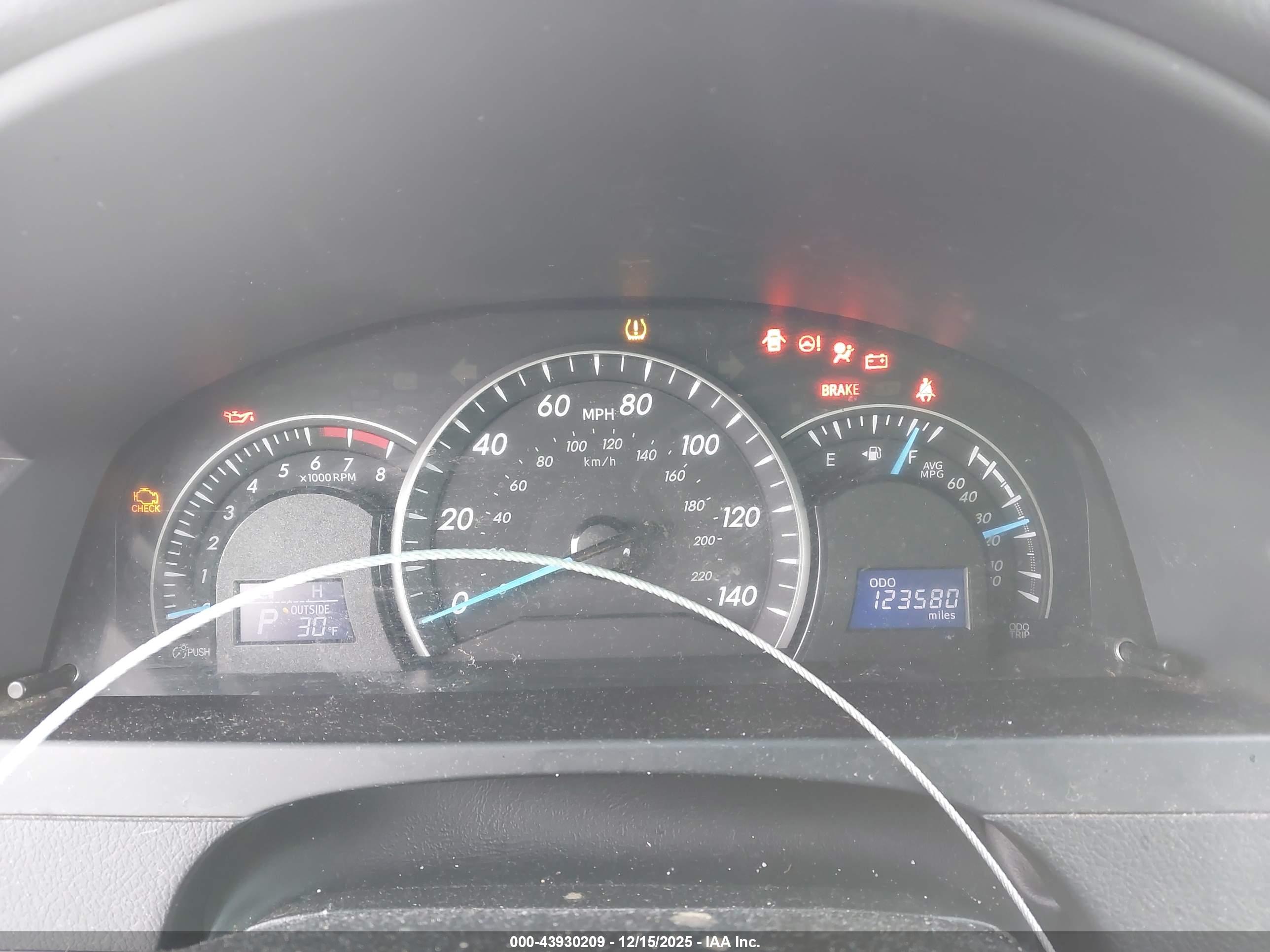 TOYOTA CAMRY image 7