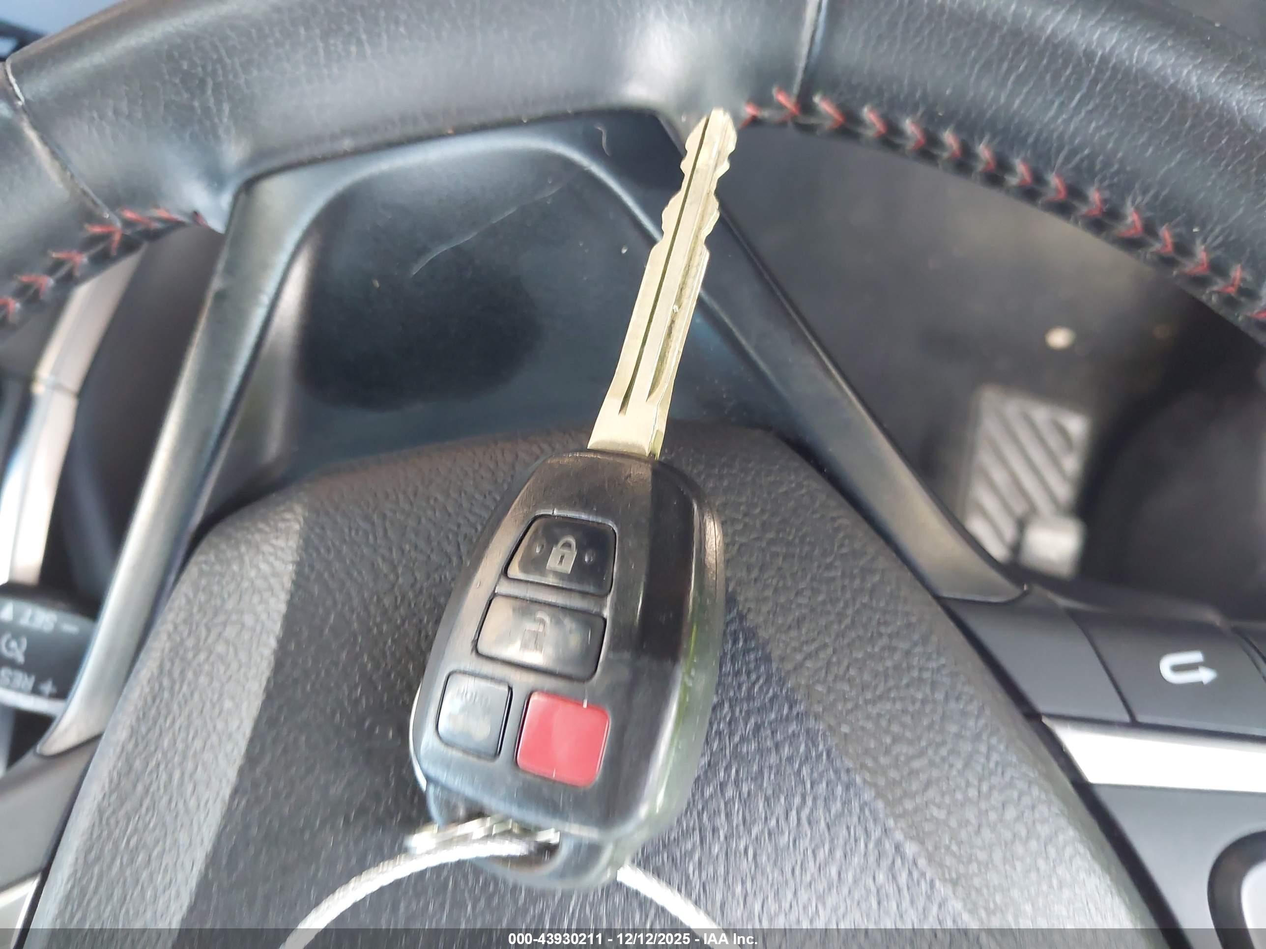 TOYOTA CAMRY image 11