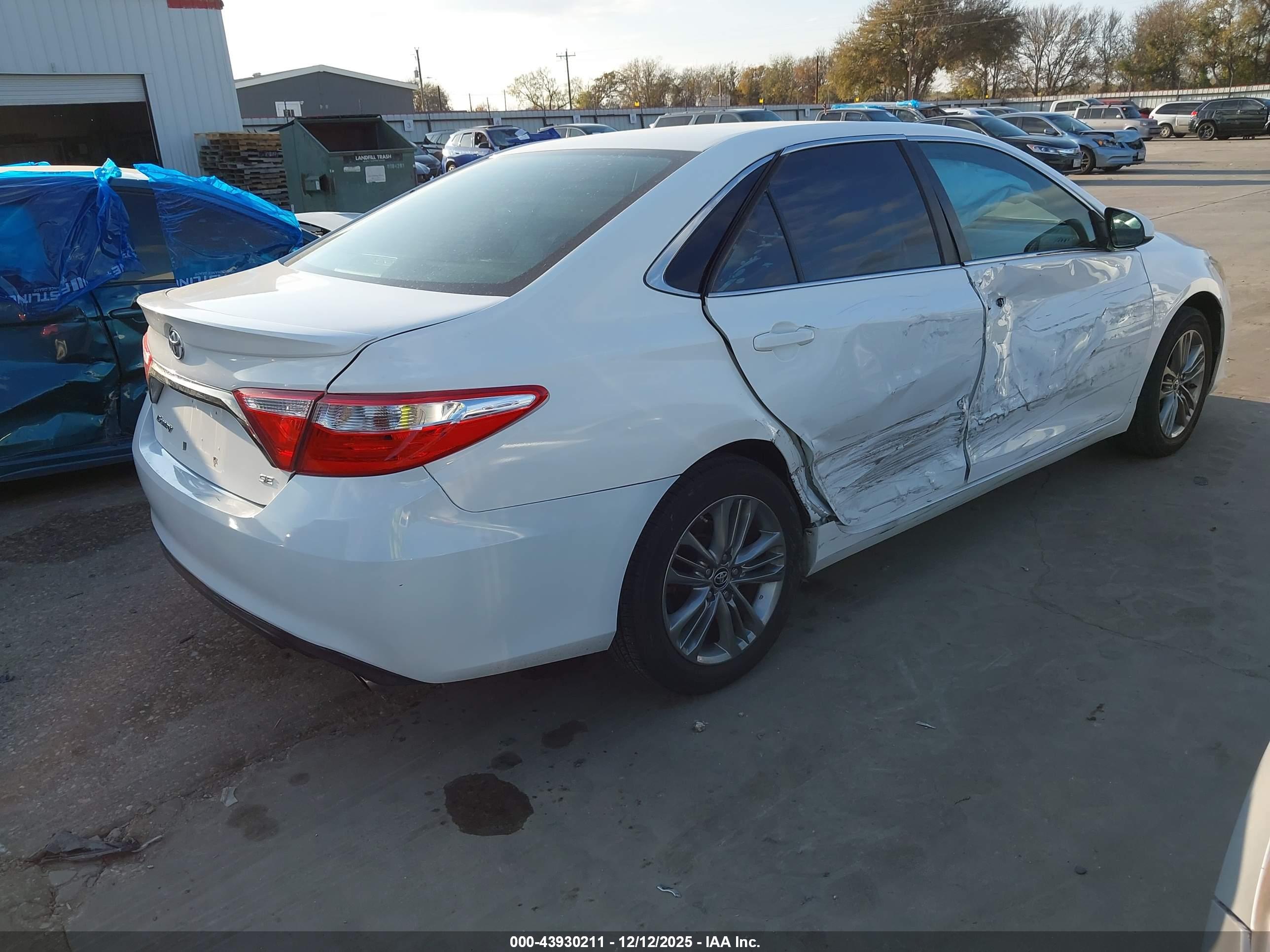 TOYOTA CAMRY image 4