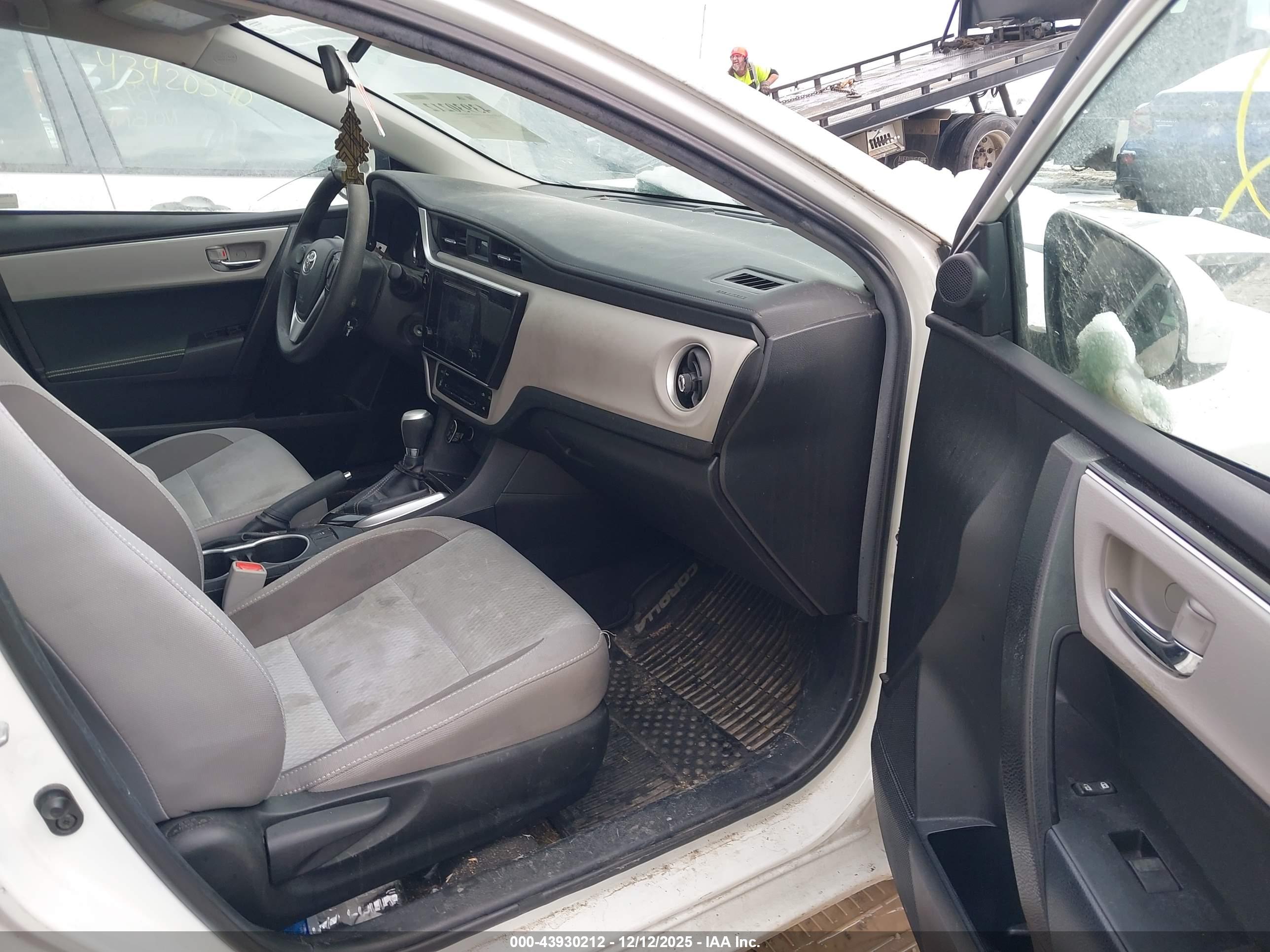 TOYOTA COROLLA image 5