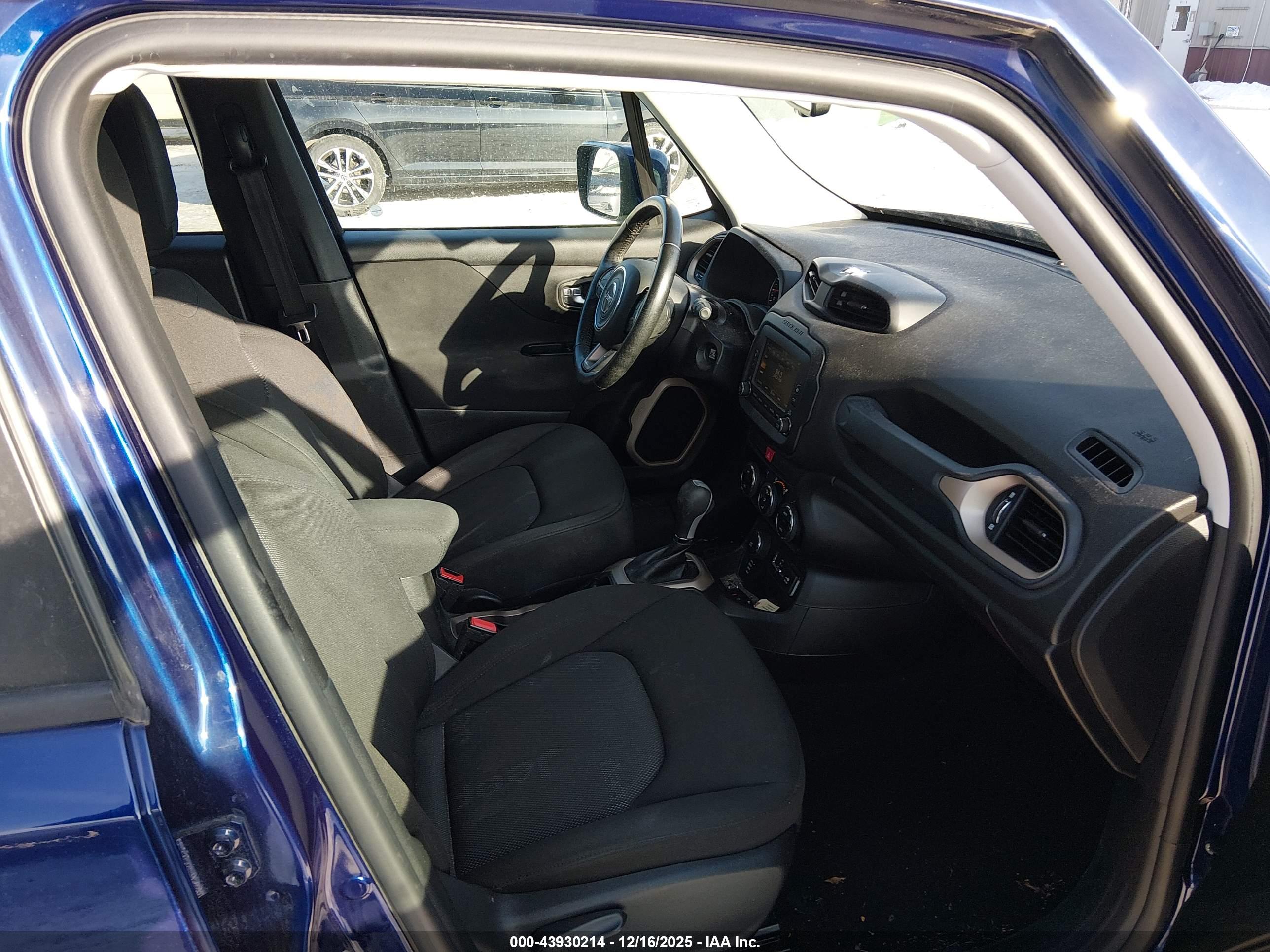 JEEP RENEGADE image 5