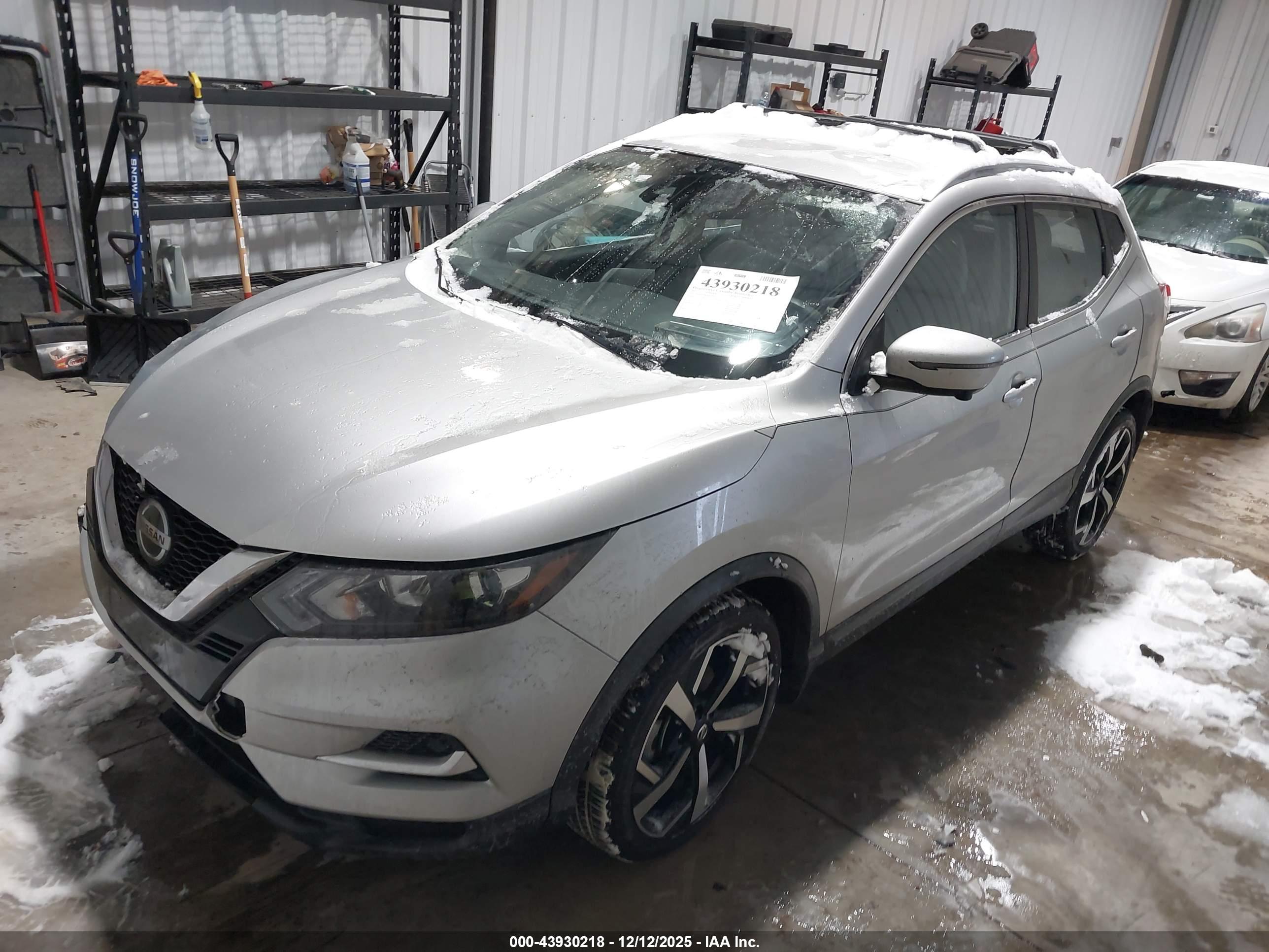 NISSAN ROGUE image 2