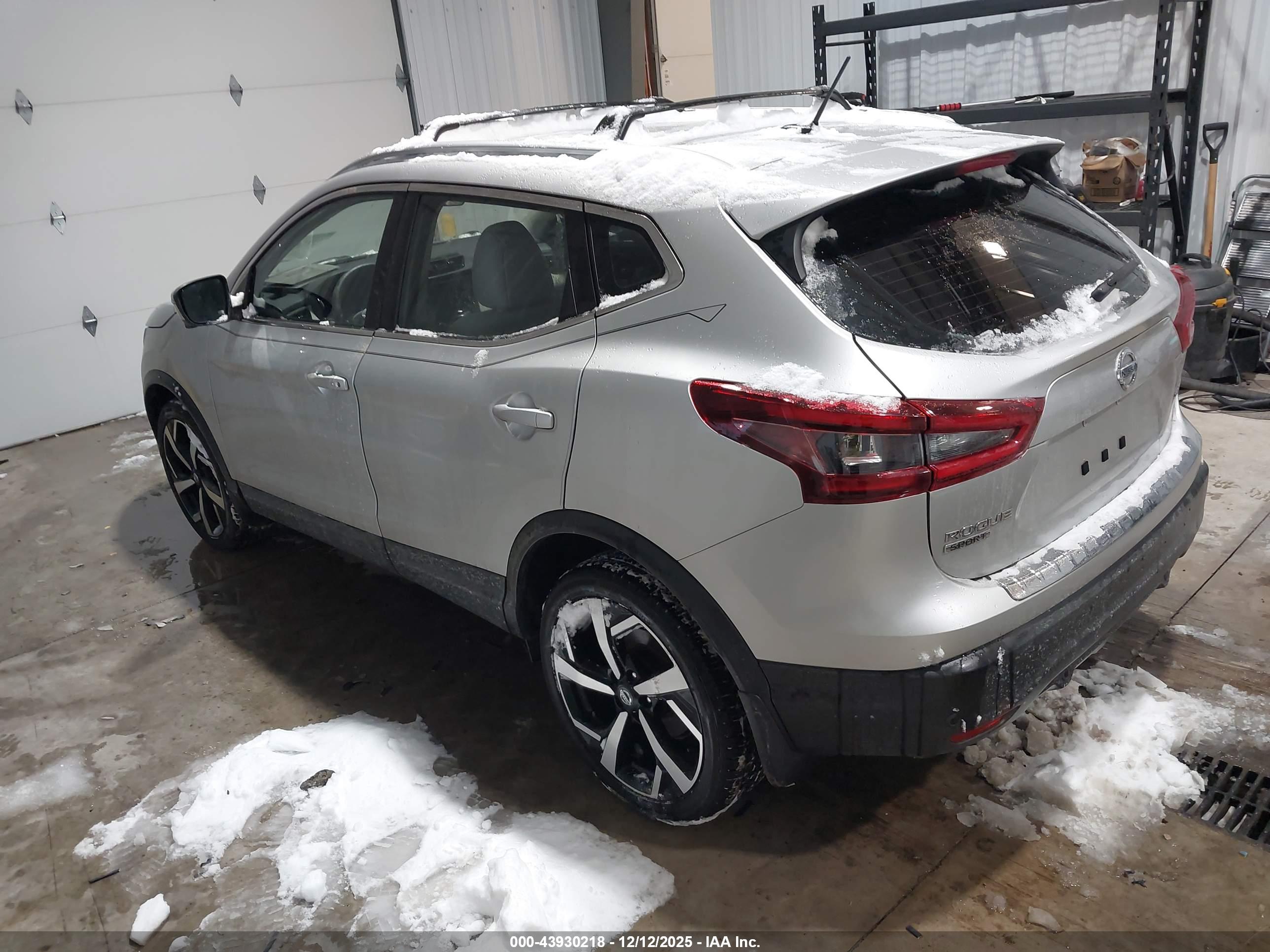 NISSAN ROGUE image 3