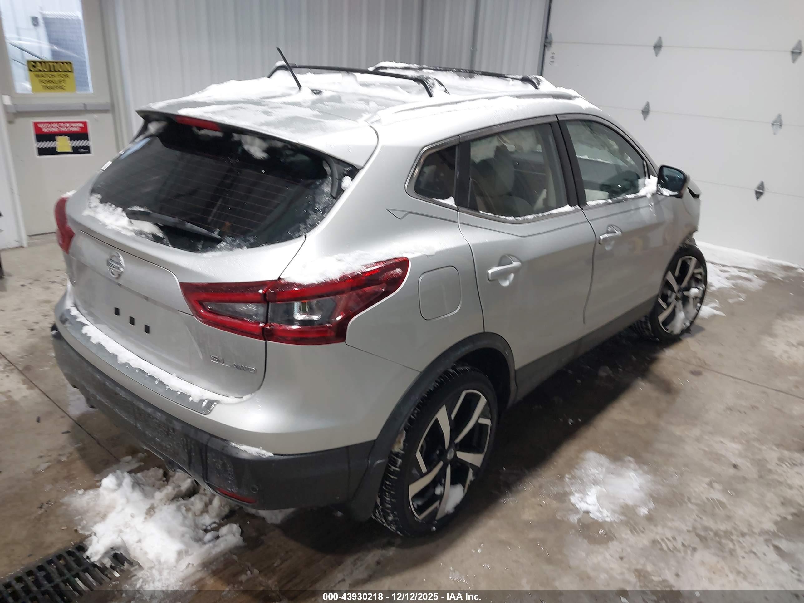 NISSAN ROGUE image 4
