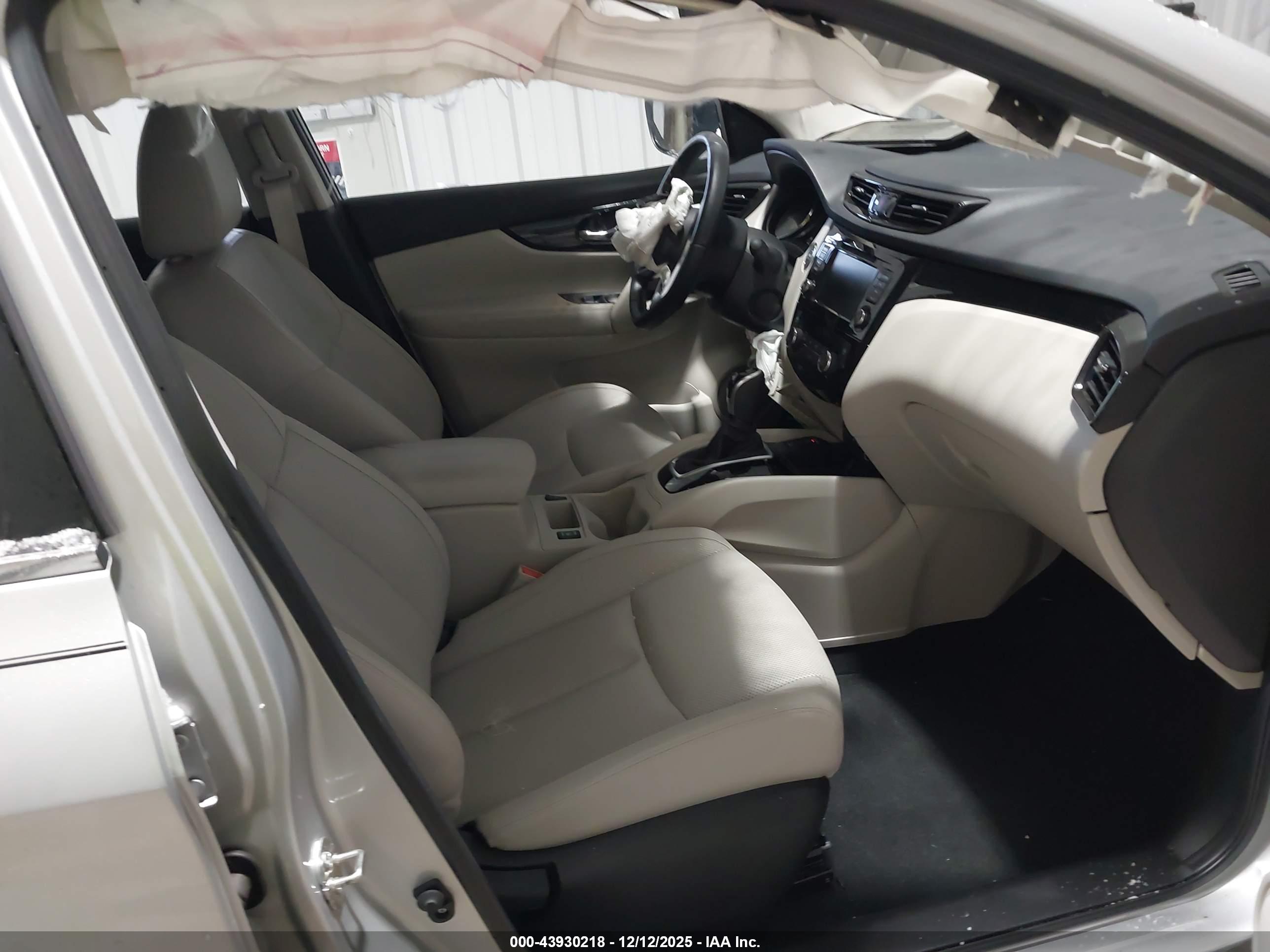 NISSAN ROGUE image 5