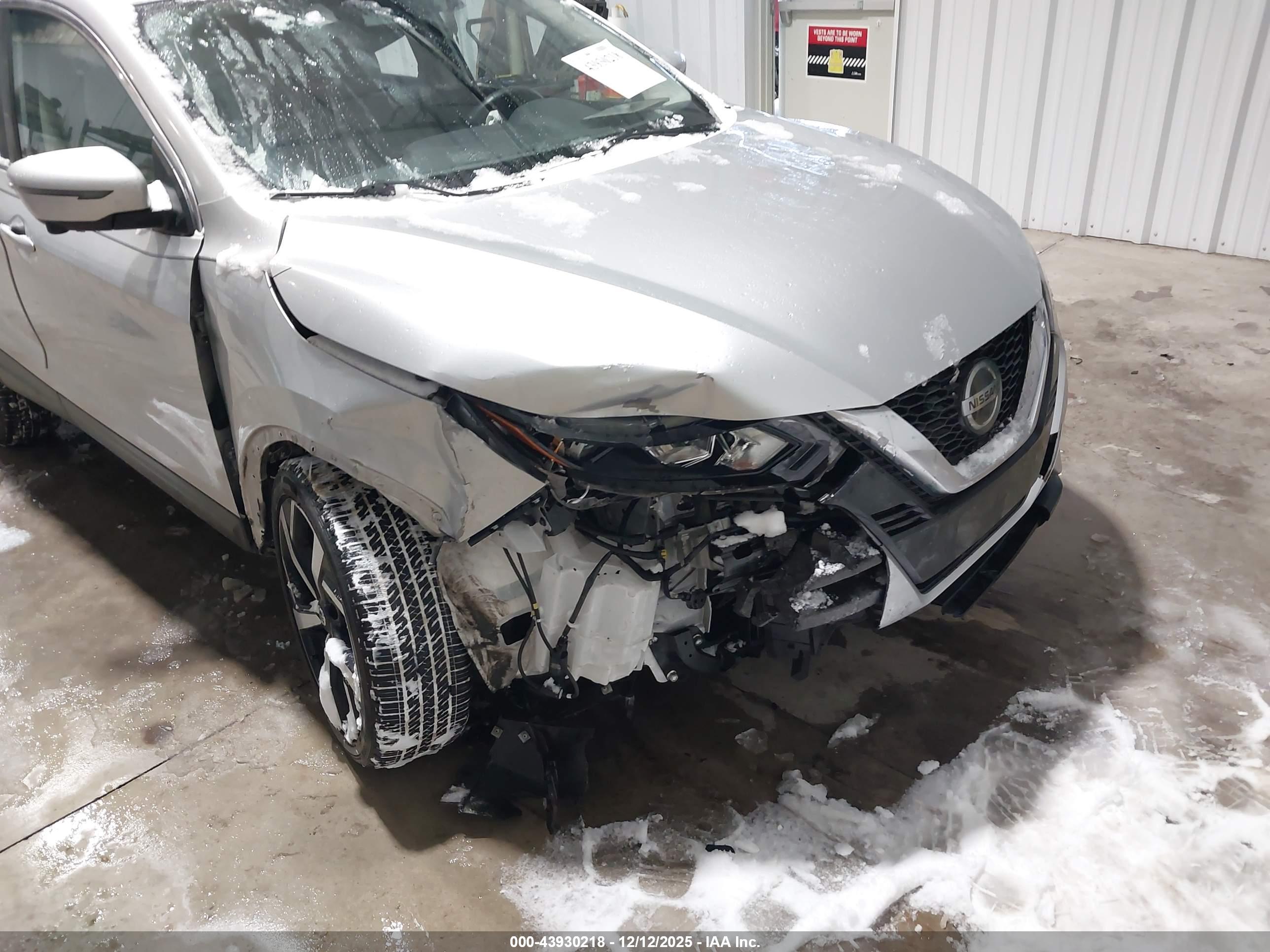 NISSAN ROGUE image 6