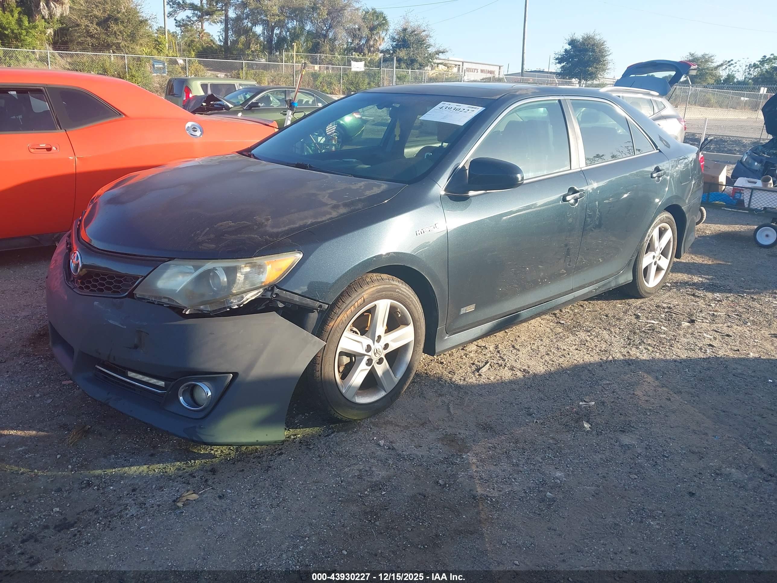 TOYOTA CAMRY image 2