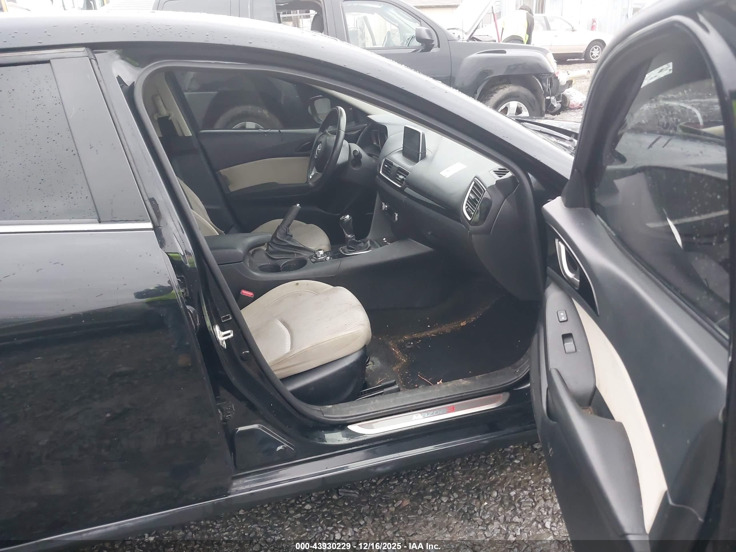 MAZDA MAZDA3 image 5