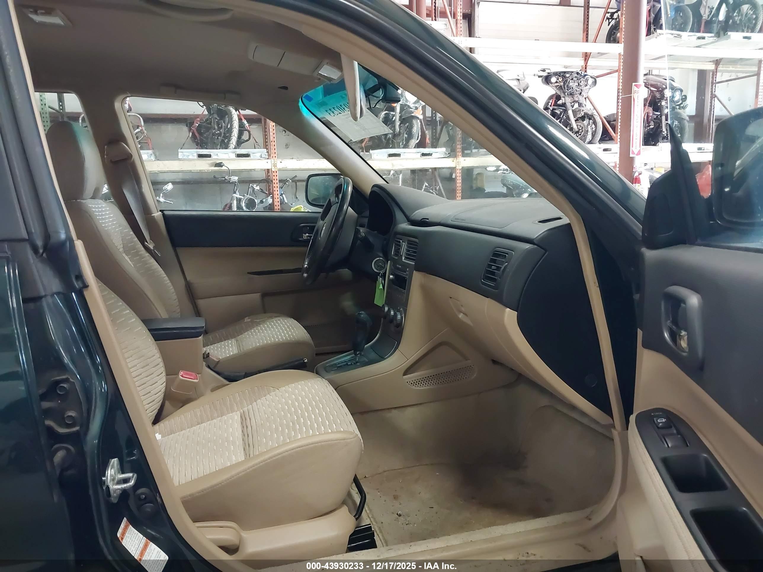 SUBARU FORESTER image 5