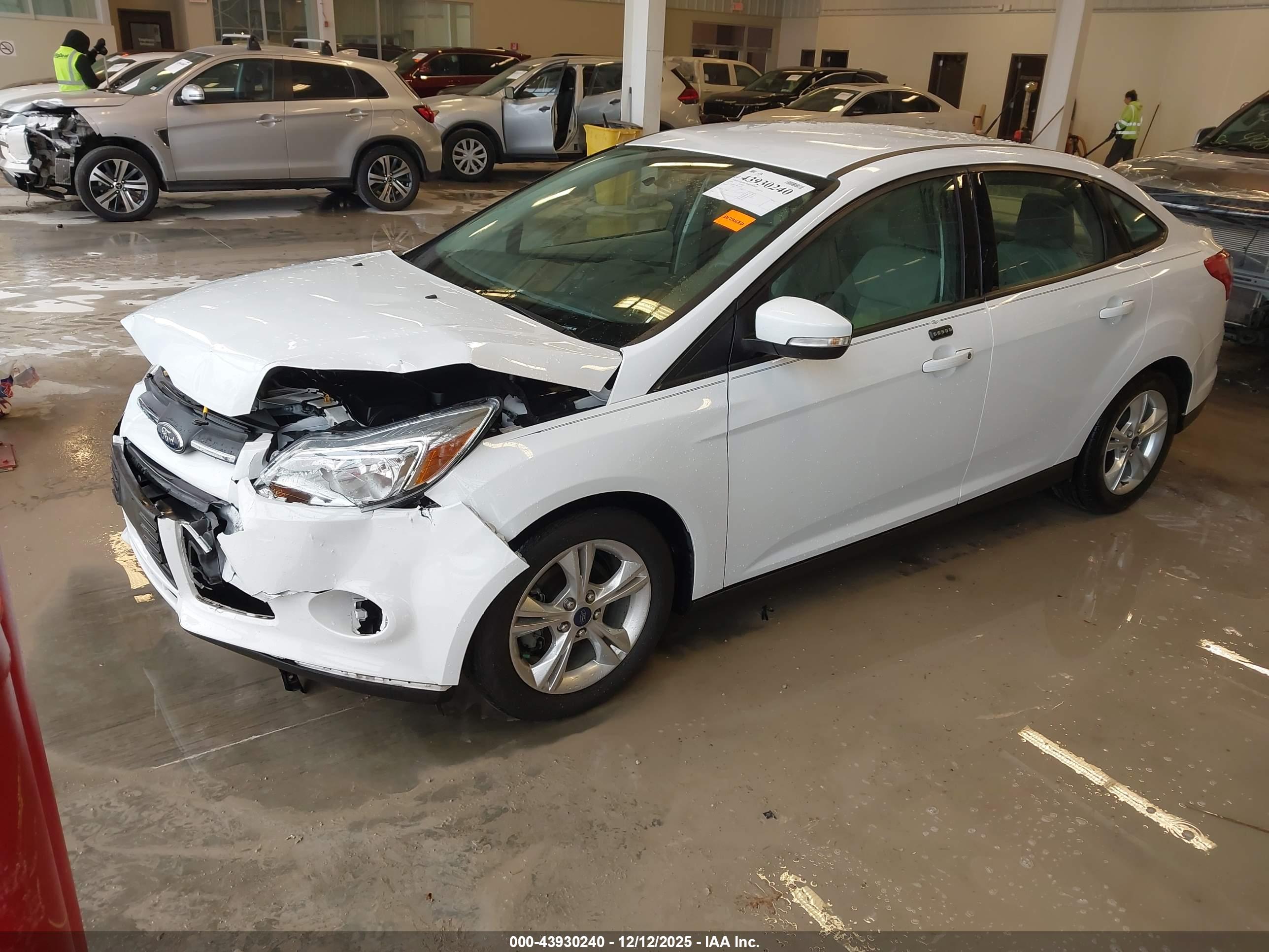 FORD FOCUS image 2