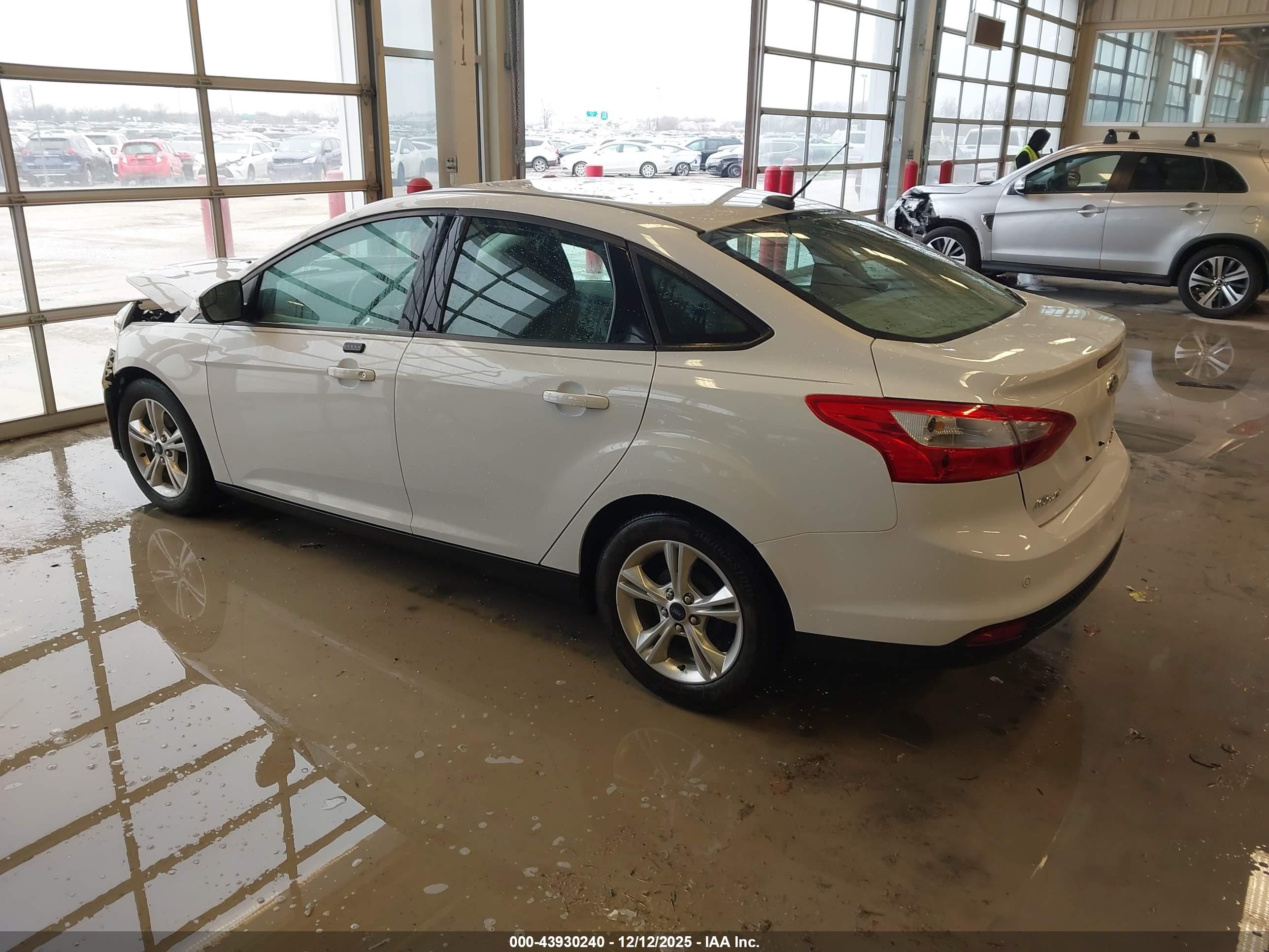 FORD FOCUS image 3