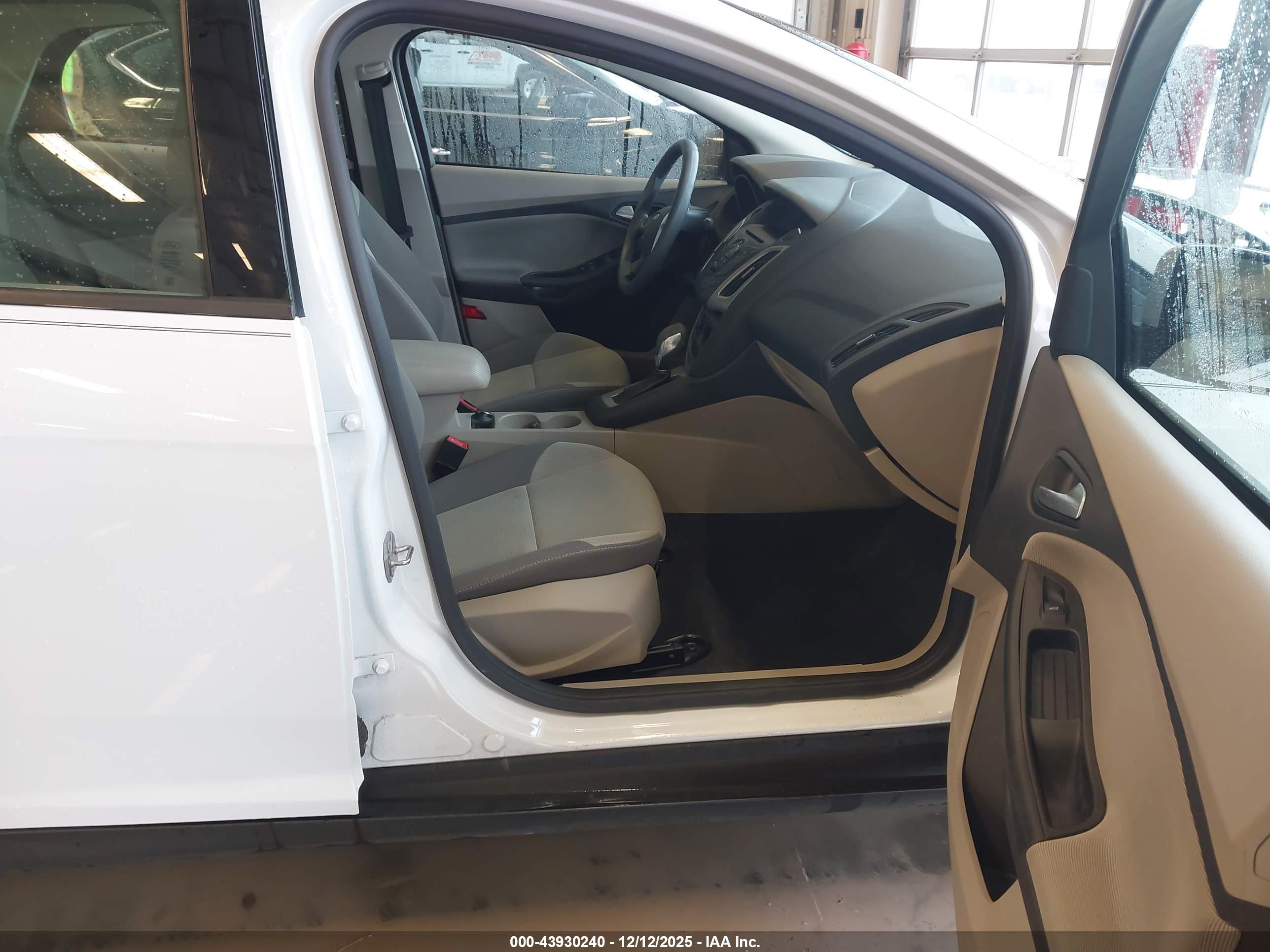 FORD FOCUS image 5