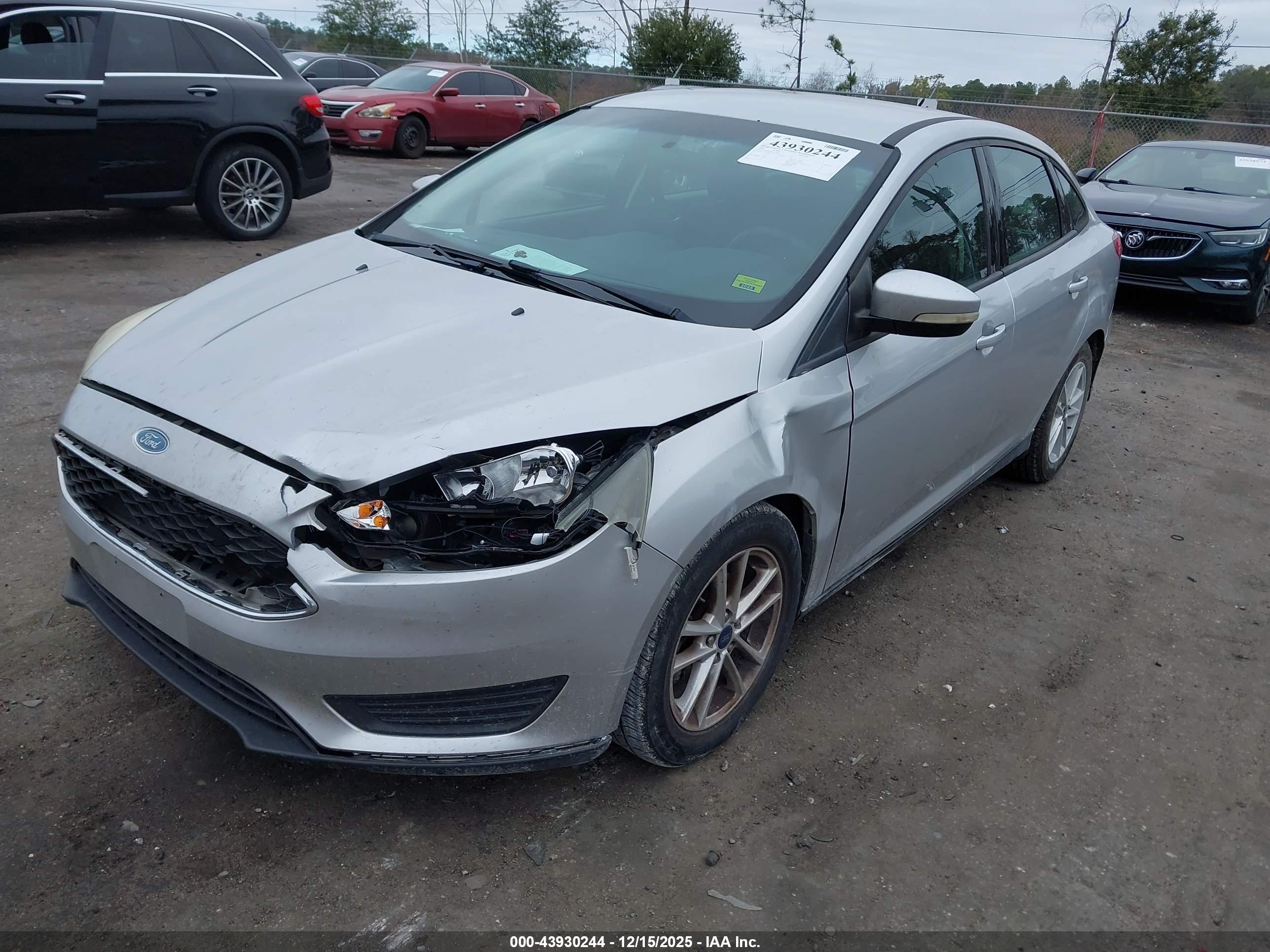 FORD FOCUS image 2