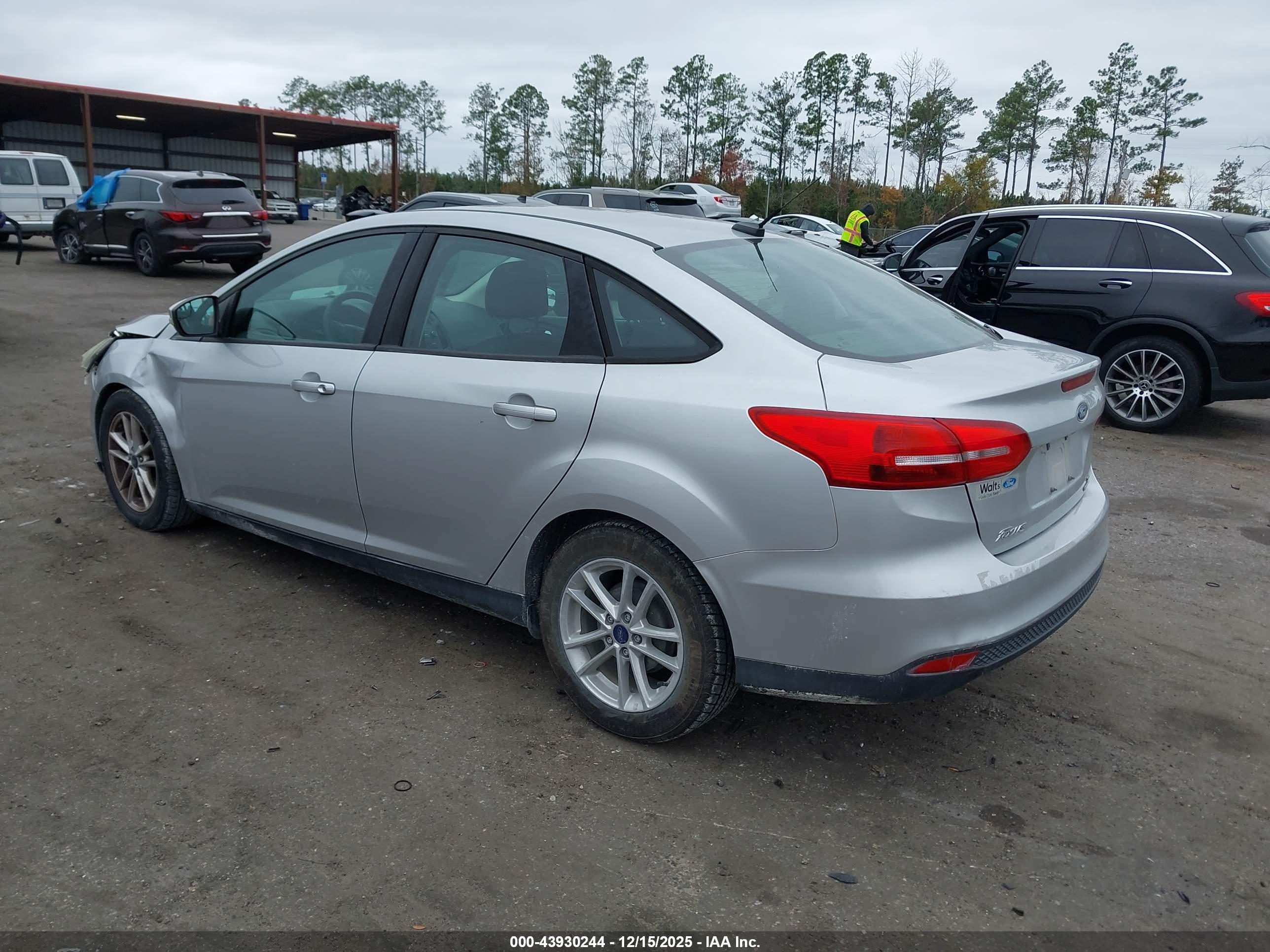 FORD FOCUS image 3