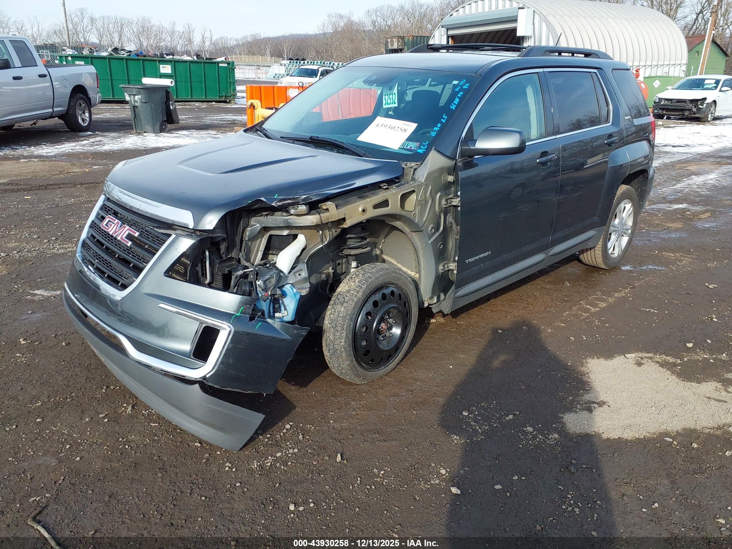 GMC TERRAIN image 2