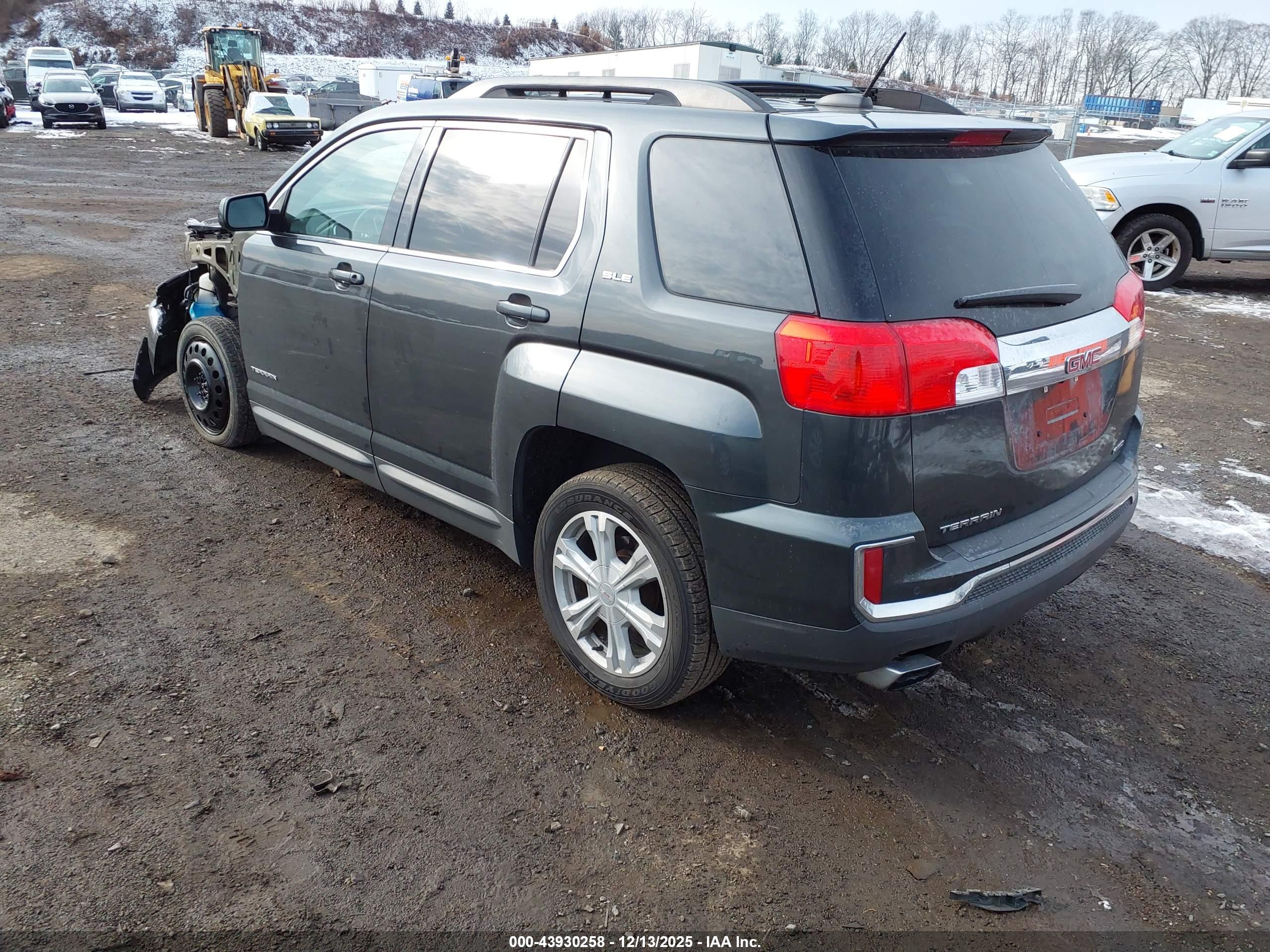 GMC TERRAIN image 3