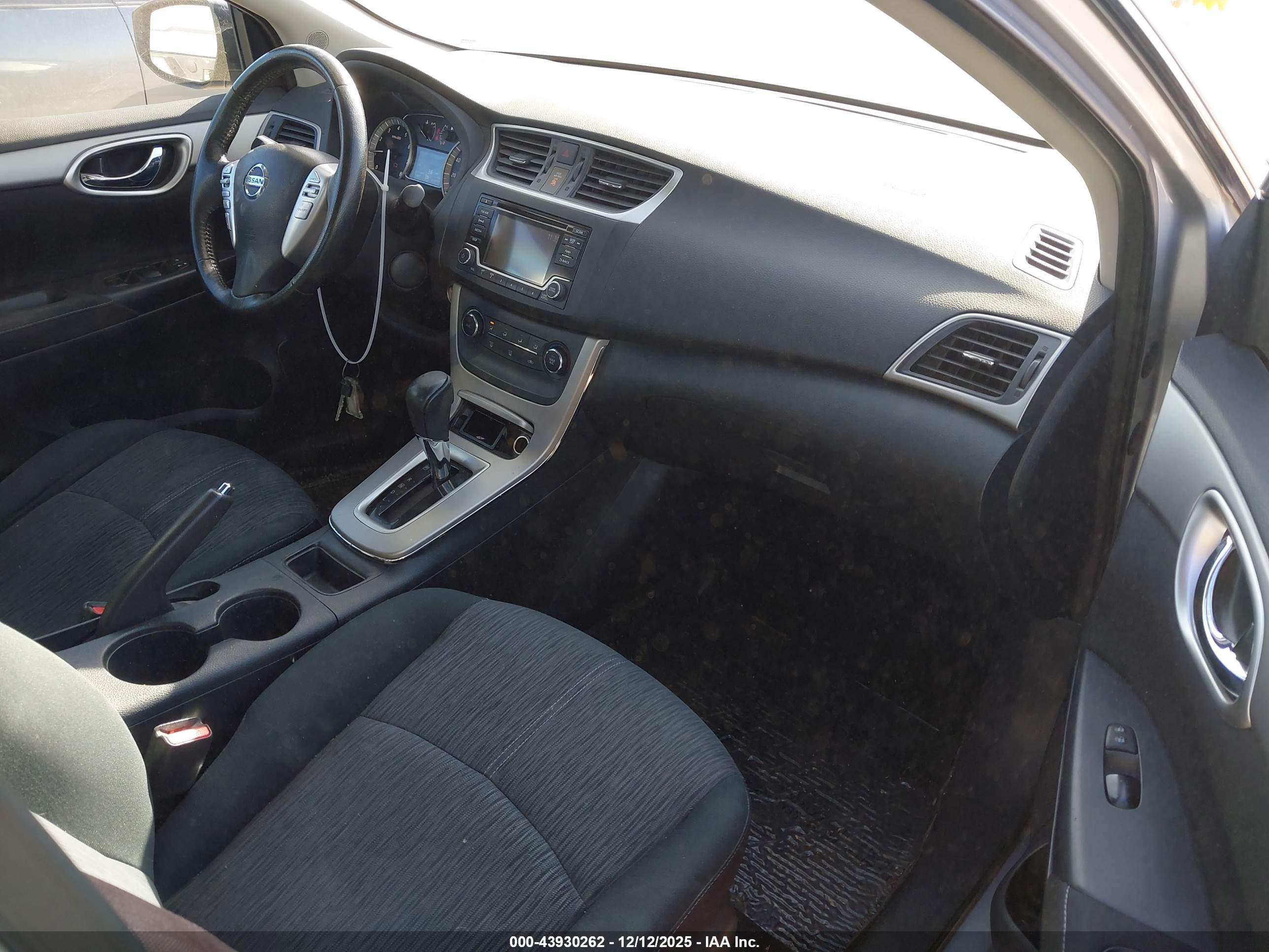 NISSAN SENTRA image 5