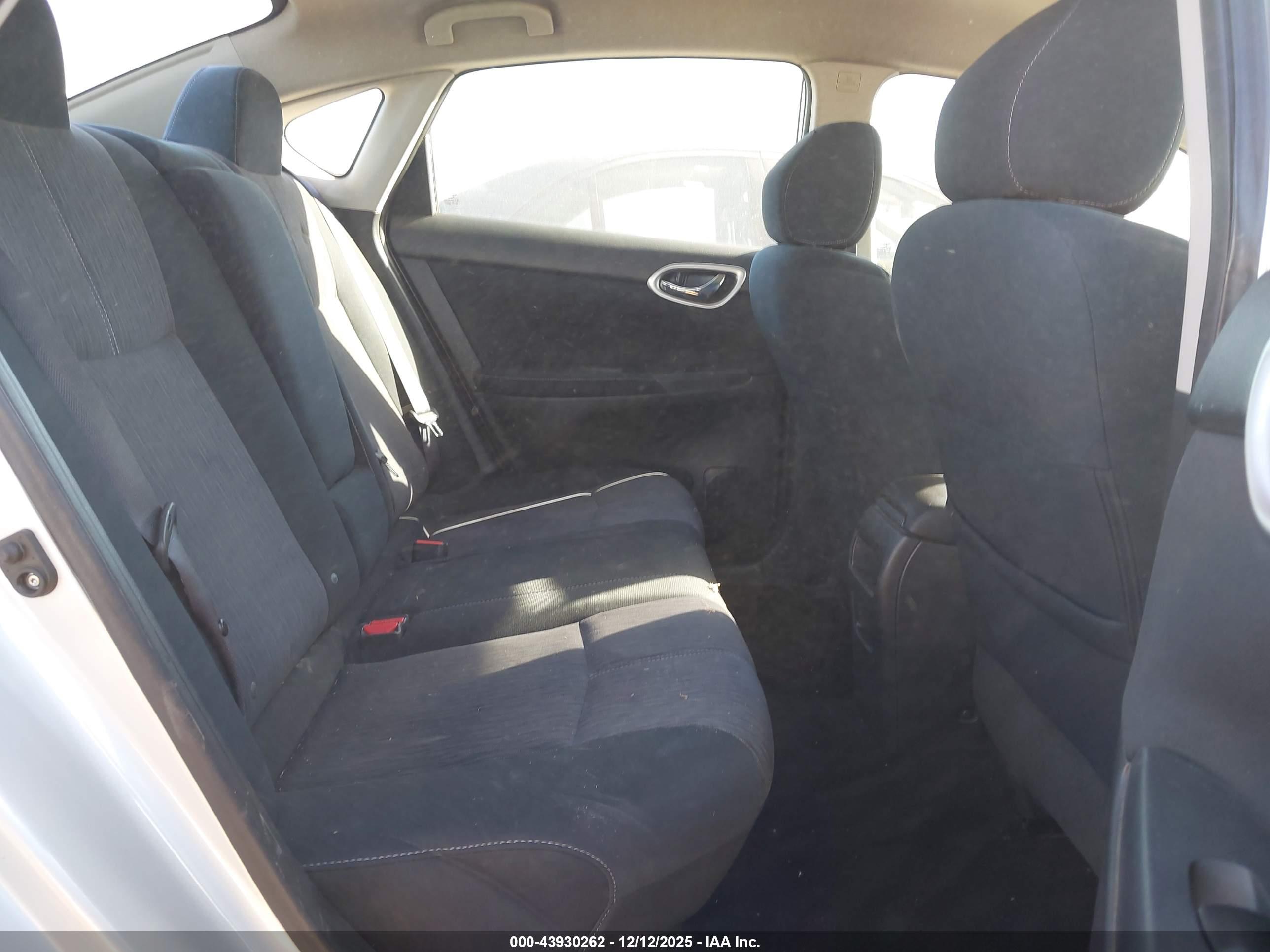 NISSAN SENTRA image 8