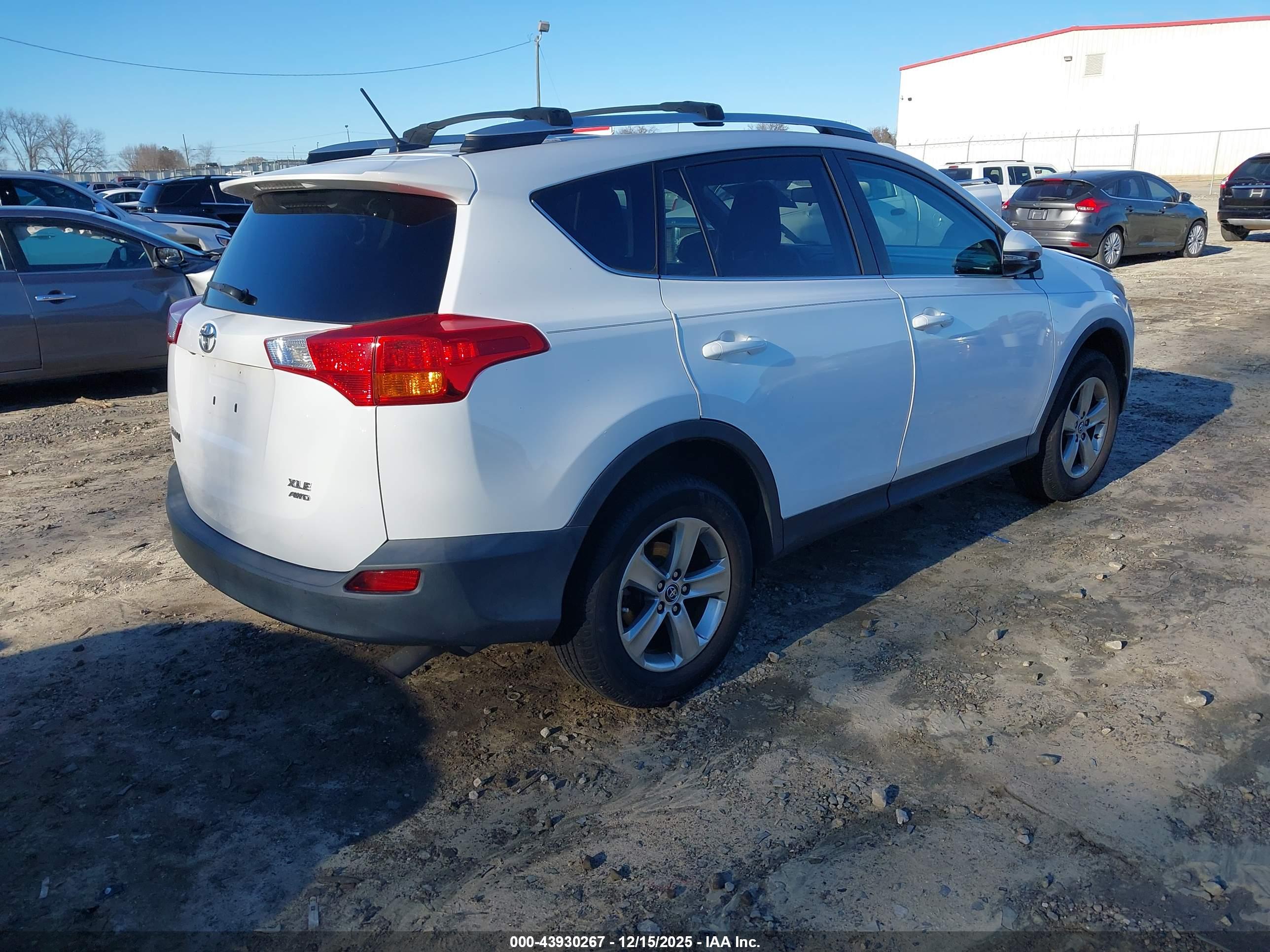 TOYOTA RAV4 image 4