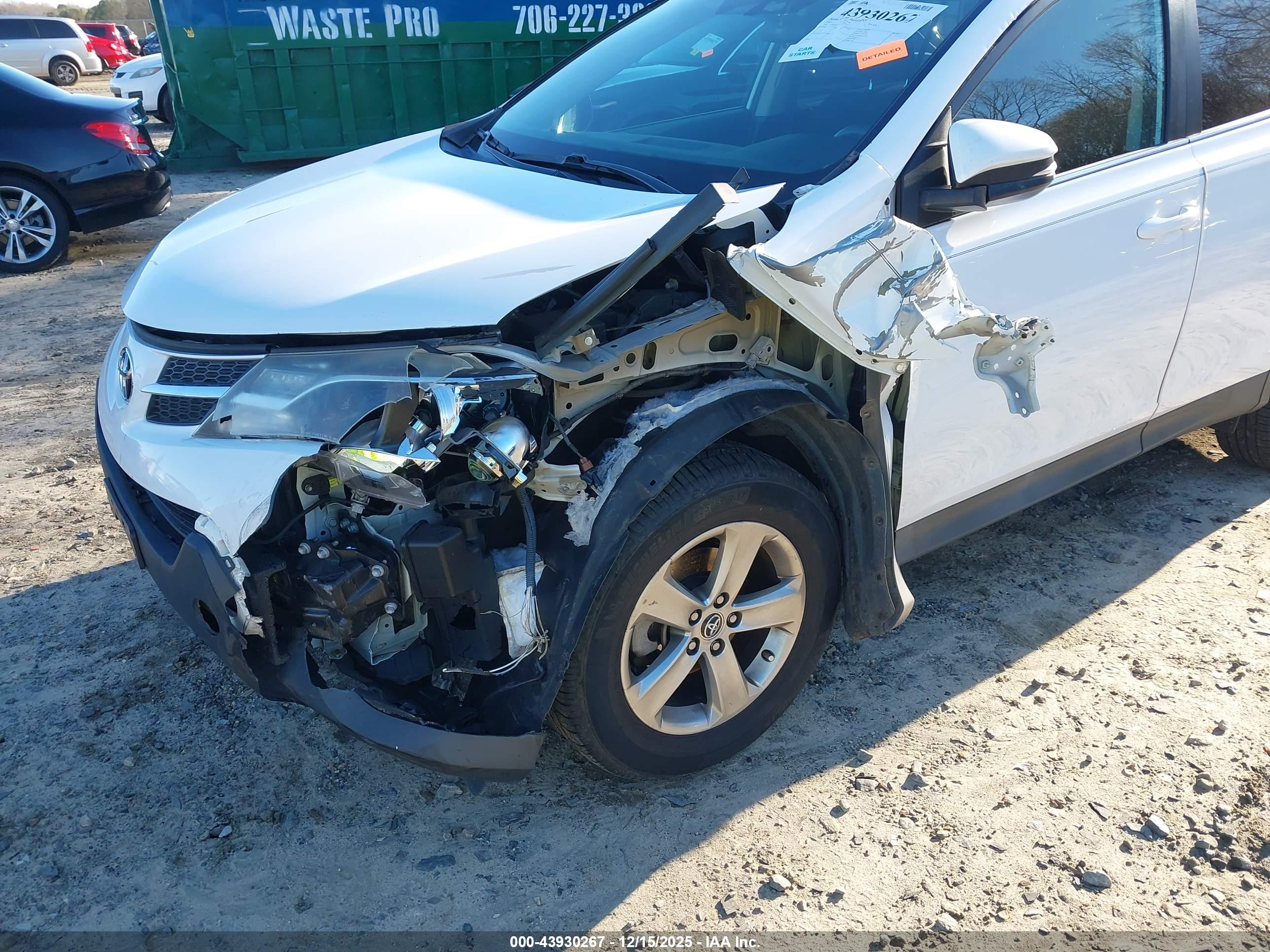 TOYOTA RAV4 image 6