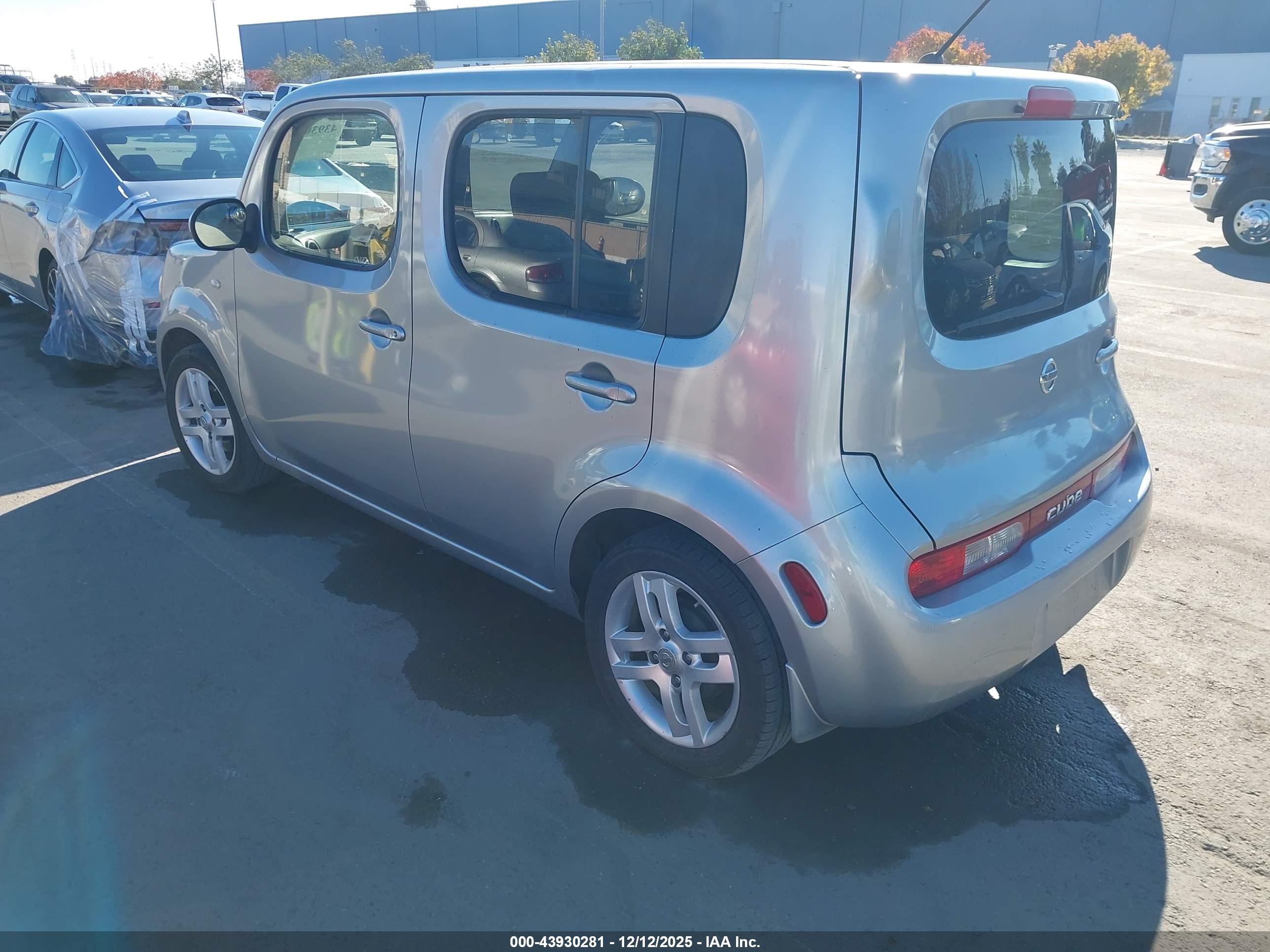 NISSAN CUBE image 3