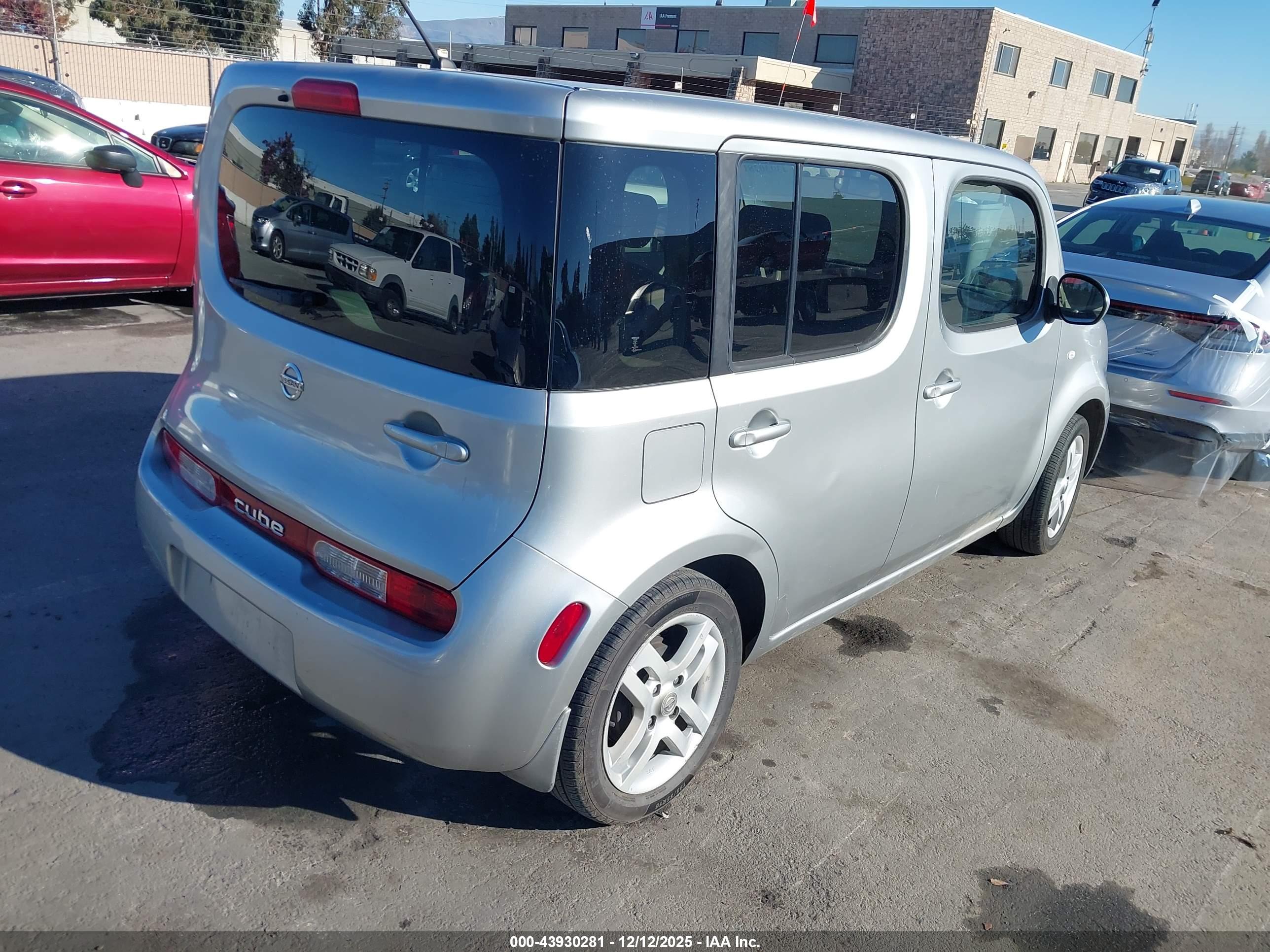 NISSAN CUBE image 4
