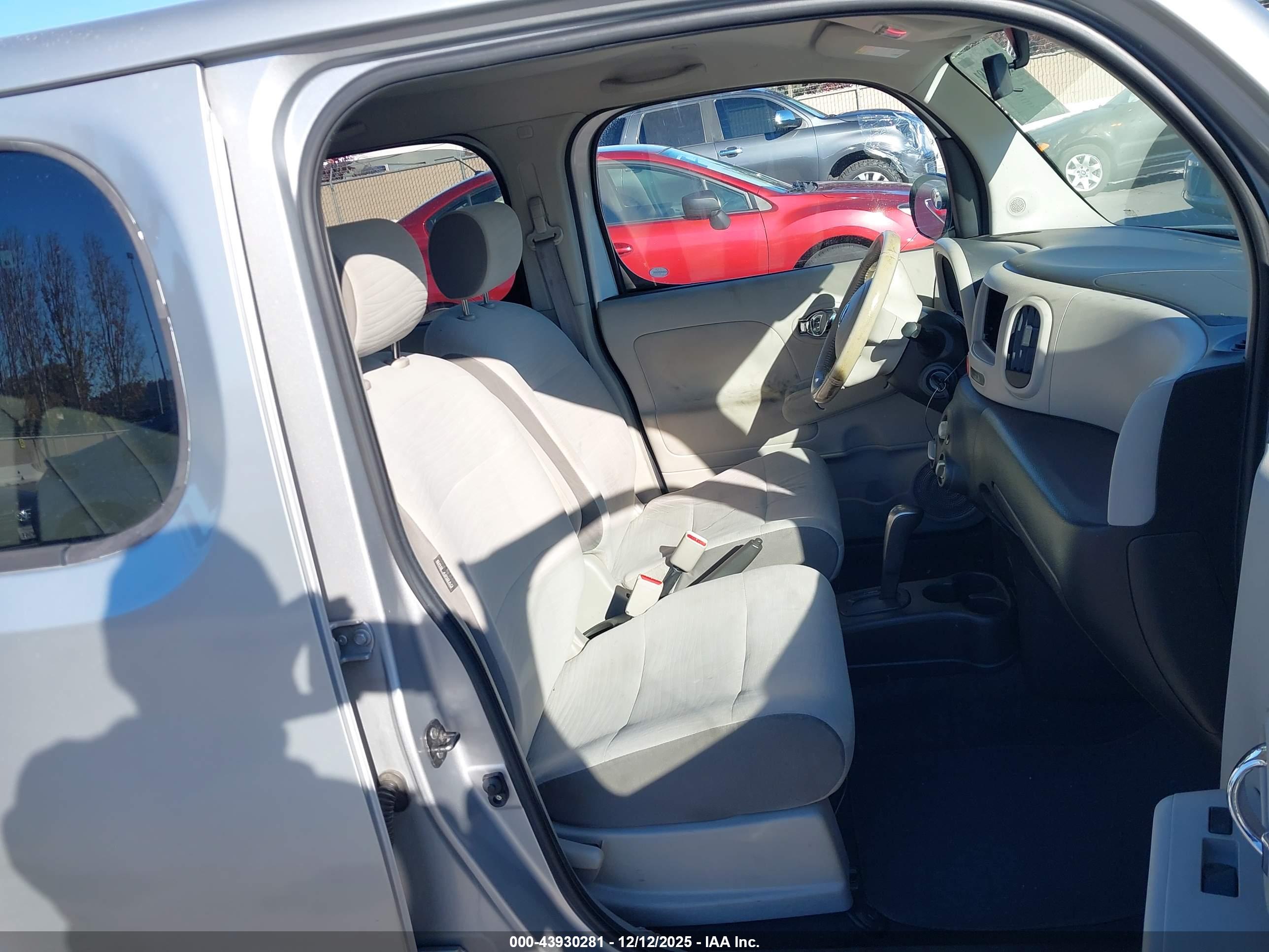 NISSAN CUBE image 5
