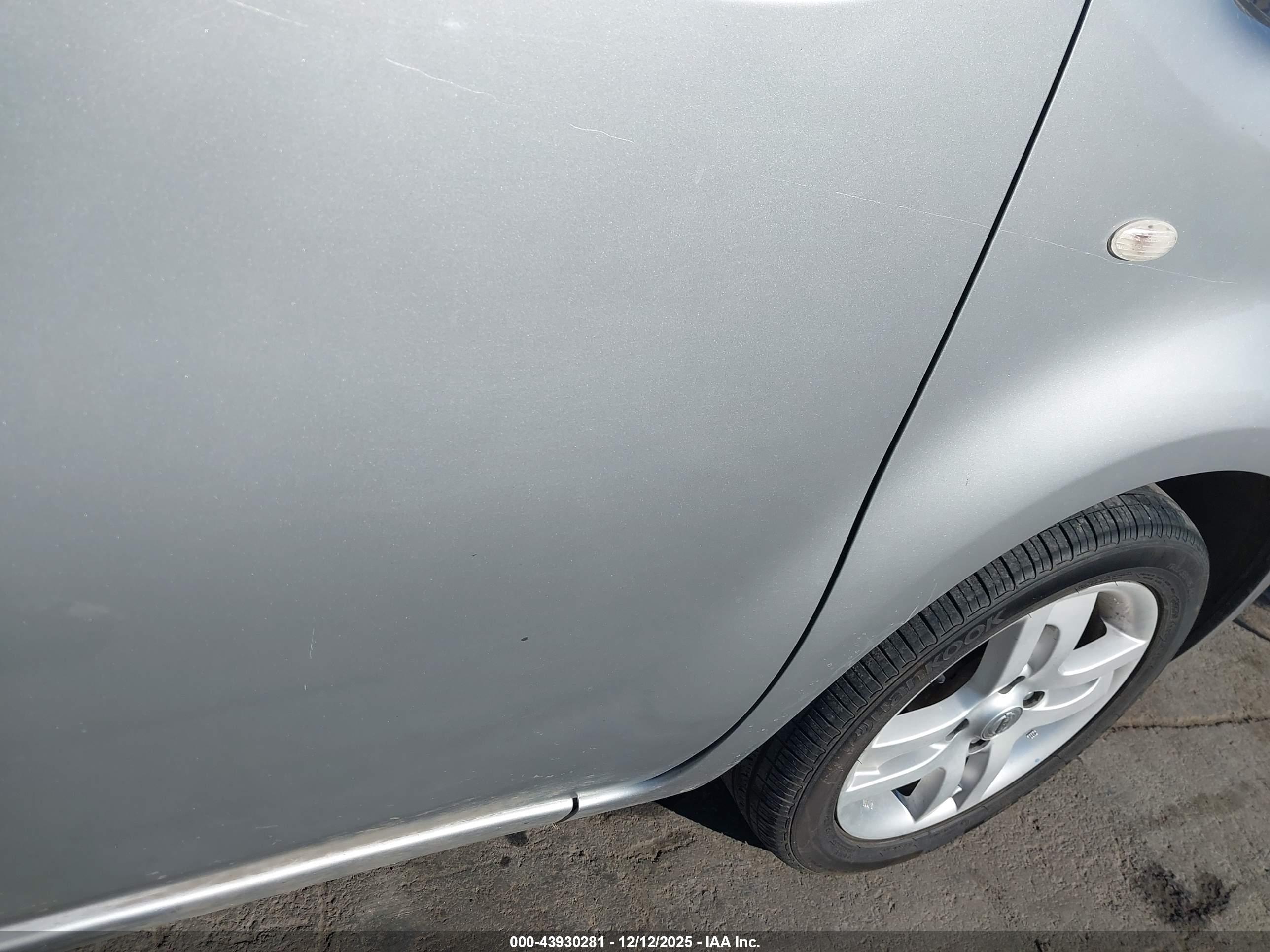 NISSAN CUBE image 6