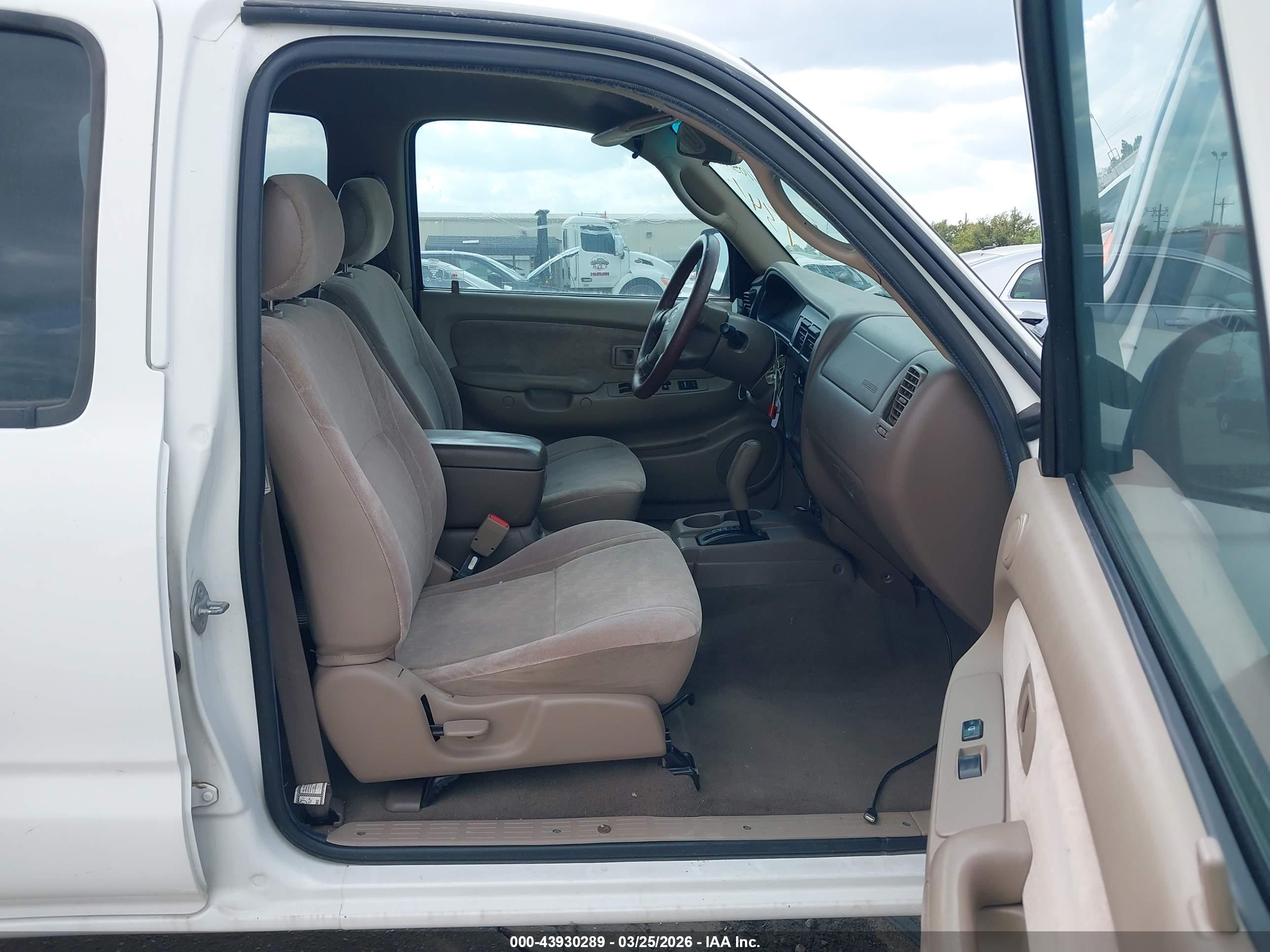 TOYOTA TACOMA image 5