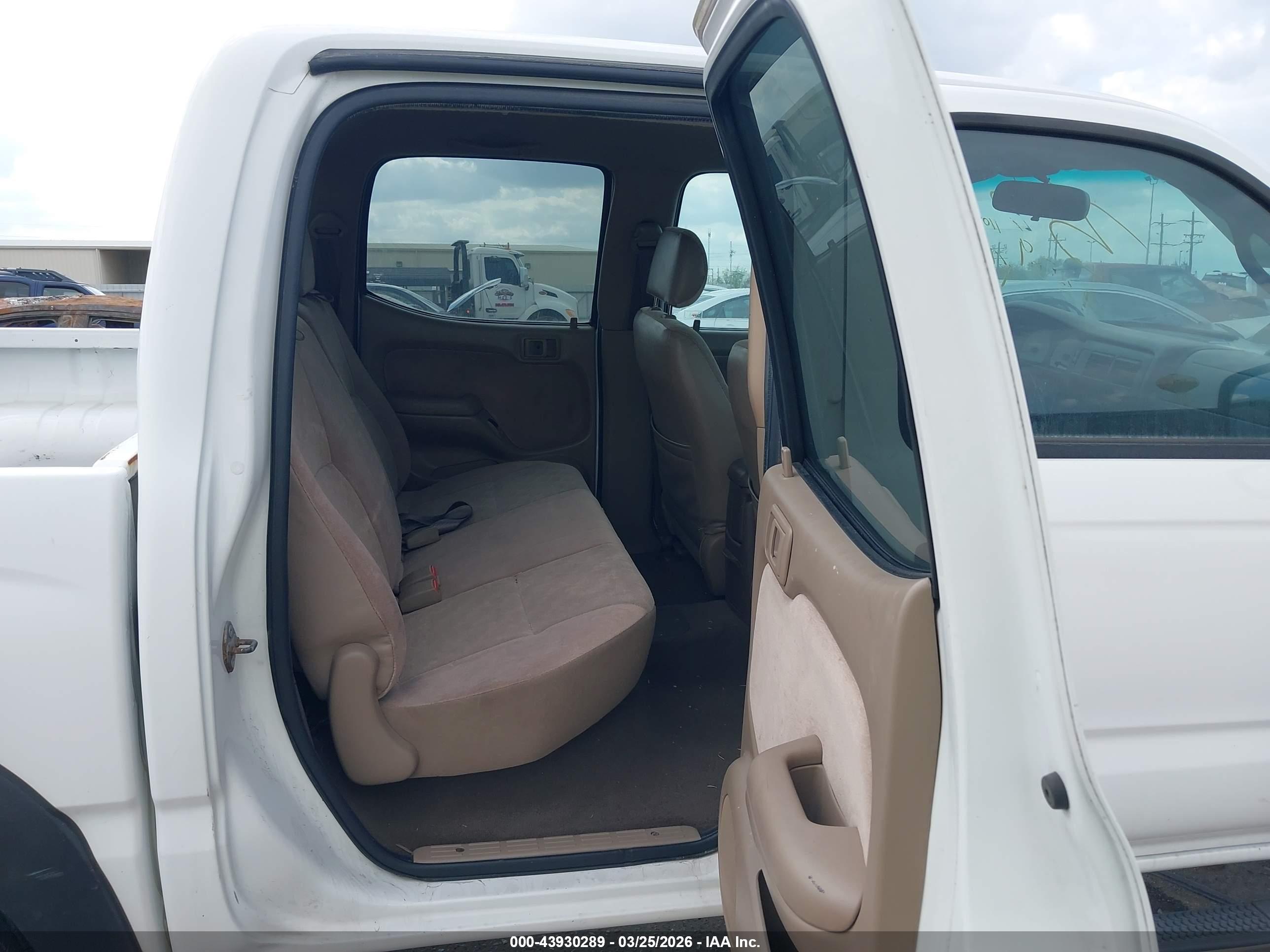 TOYOTA TACOMA image 8