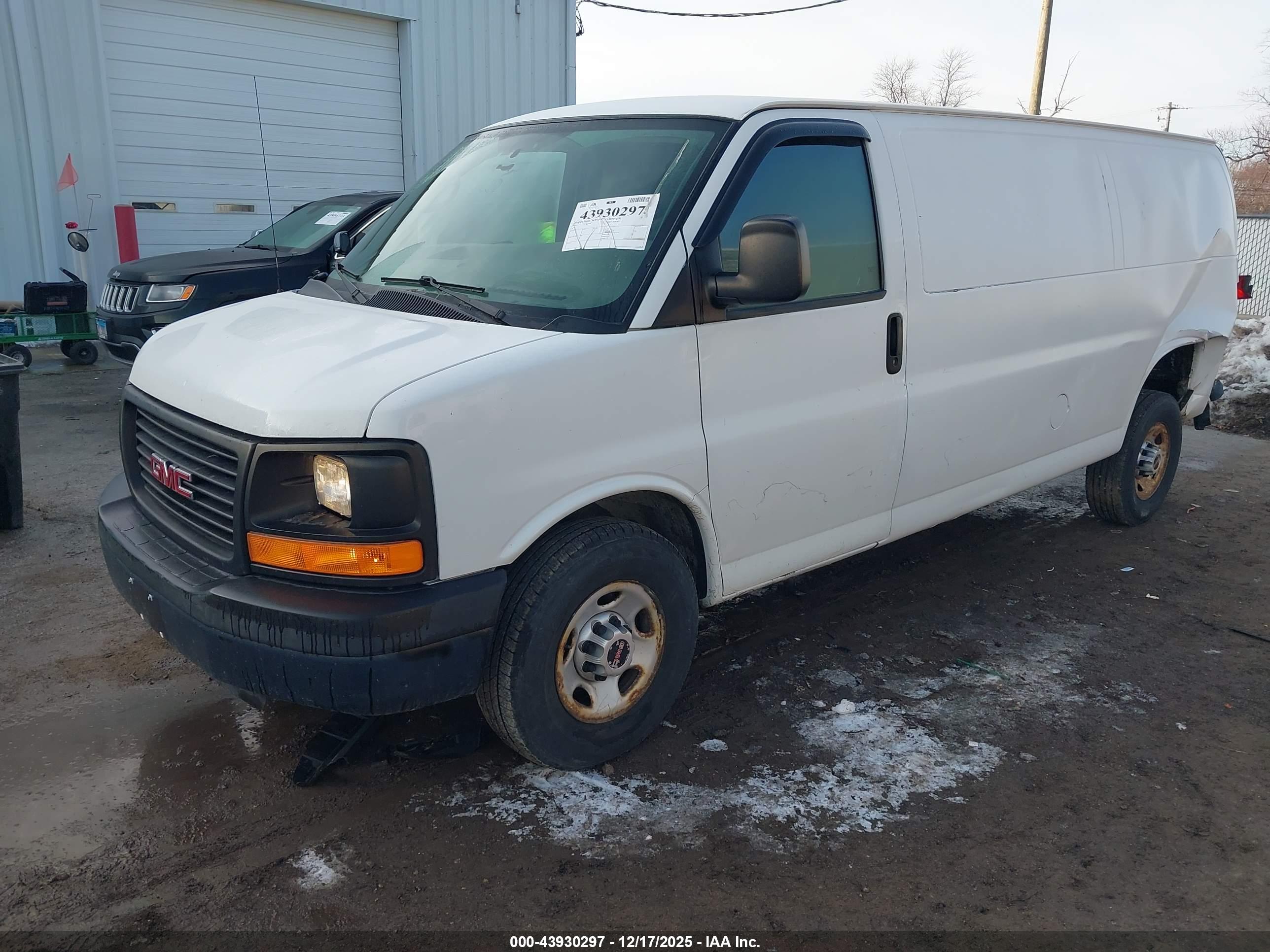 GMC SAVANA image 2