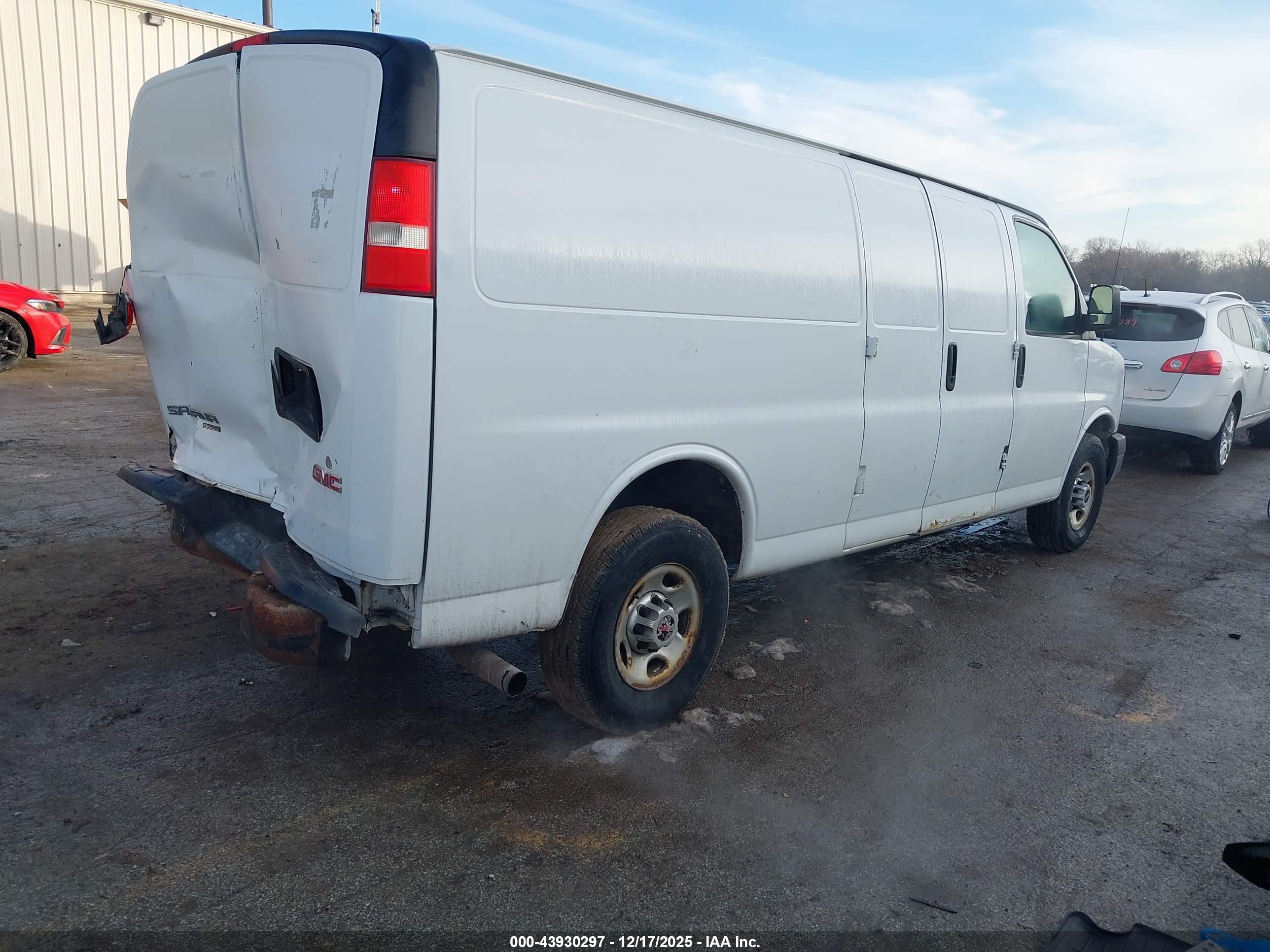 GMC SAVANA image 4