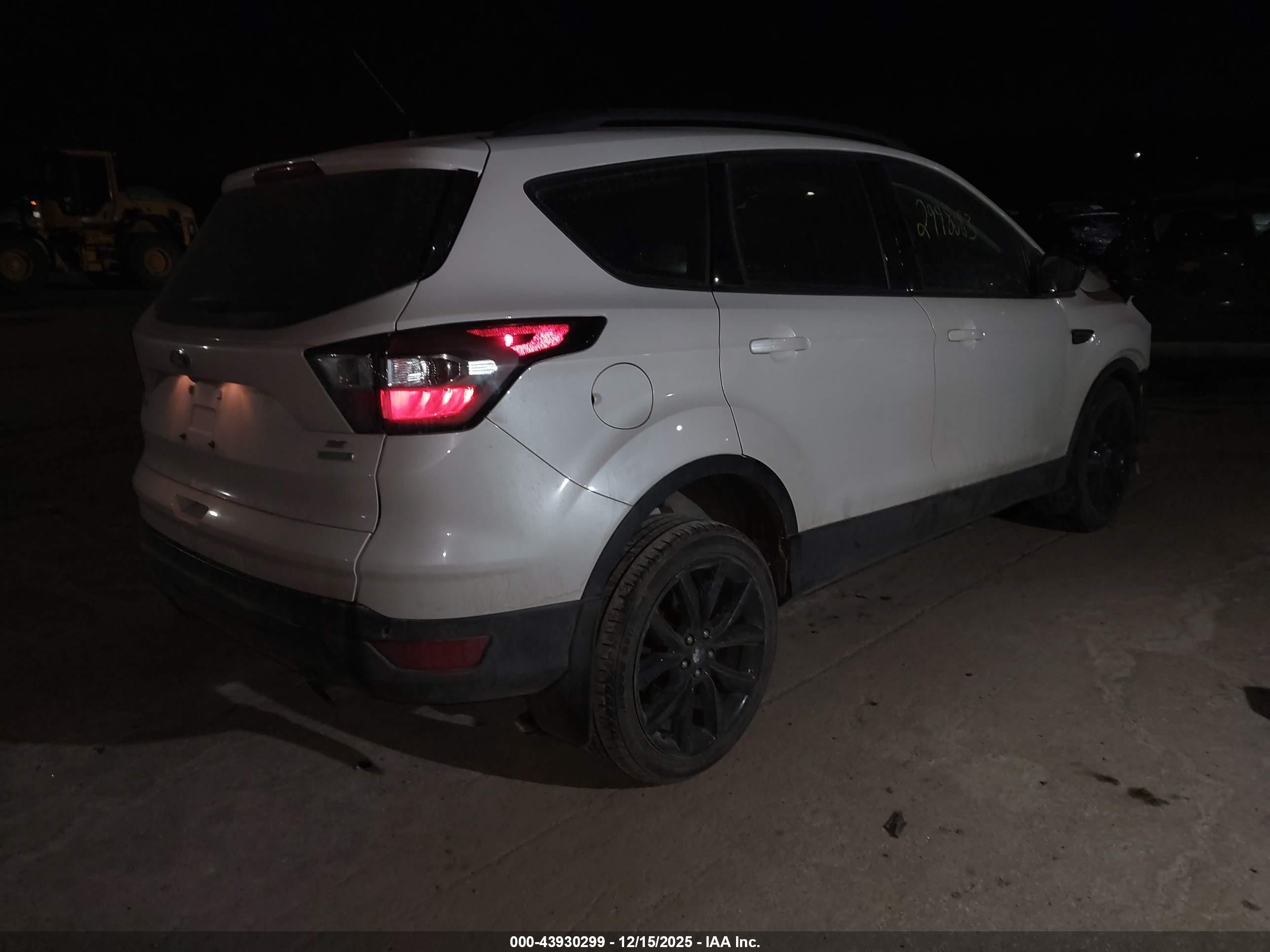 FORD ESCAPE image 4