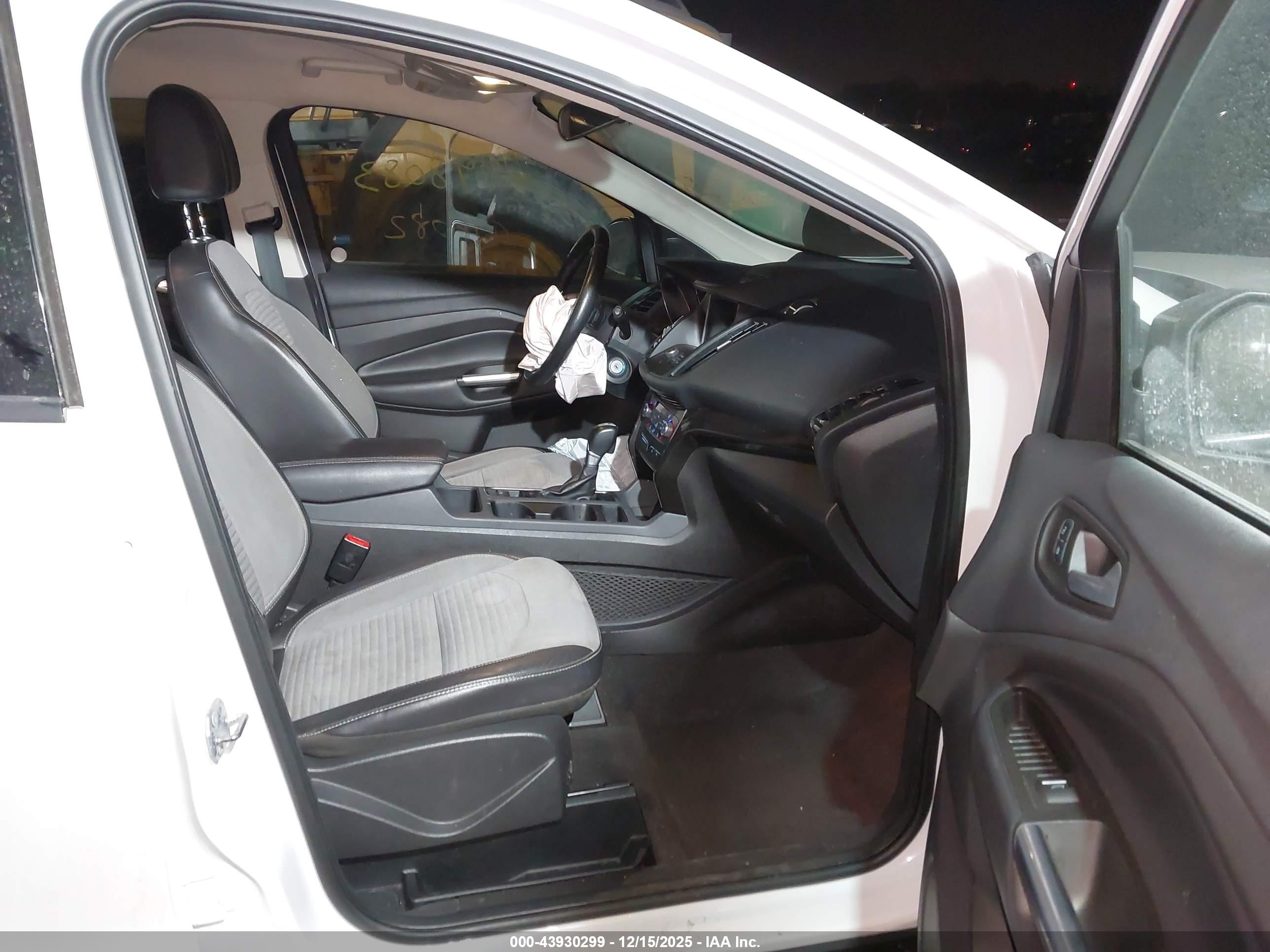 FORD ESCAPE image 5