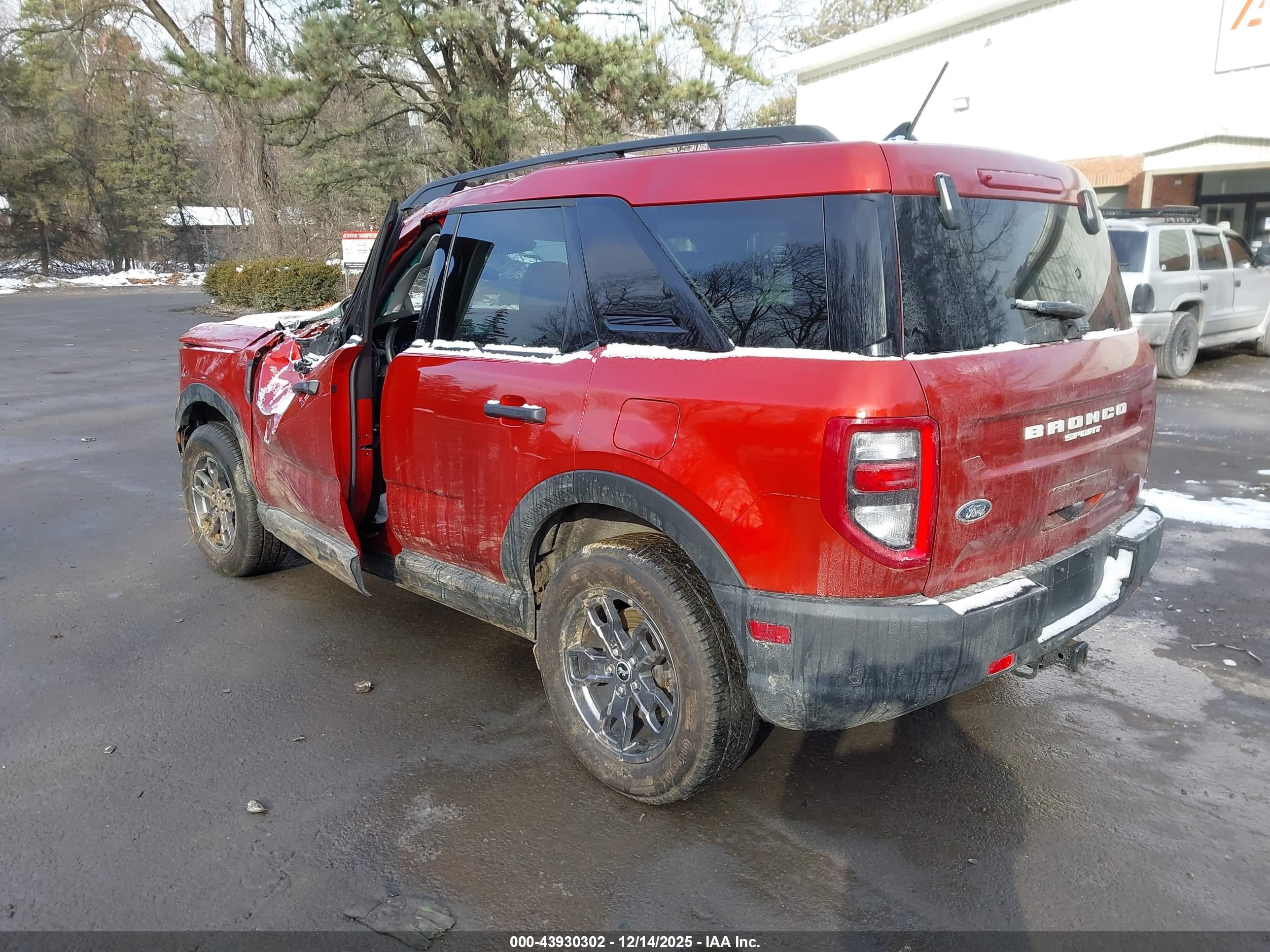 FORD BRONCO image 3