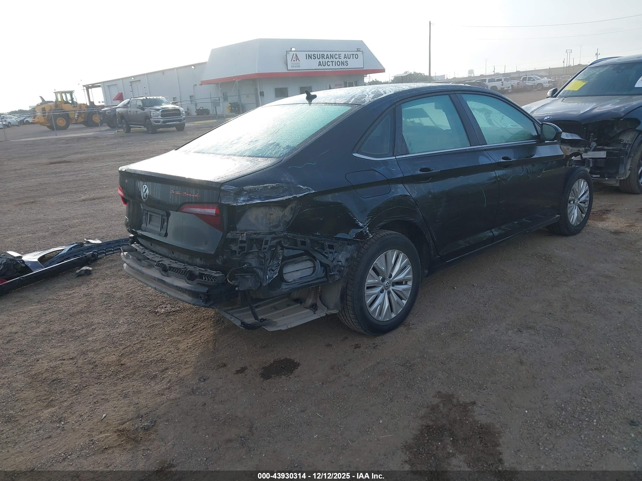 VOLKSWAGEN JETTA image 4