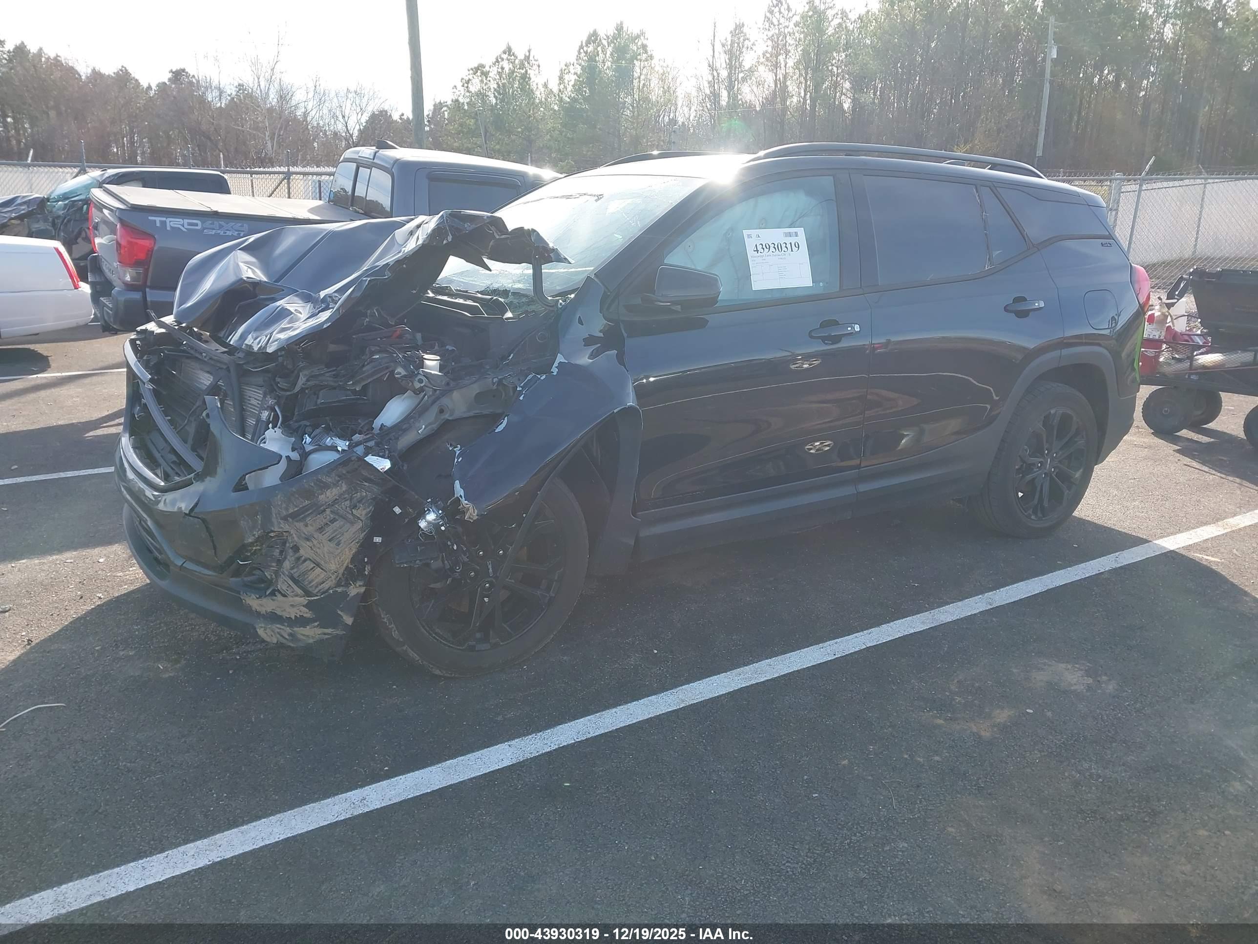 GMC TERRAIN image 2
