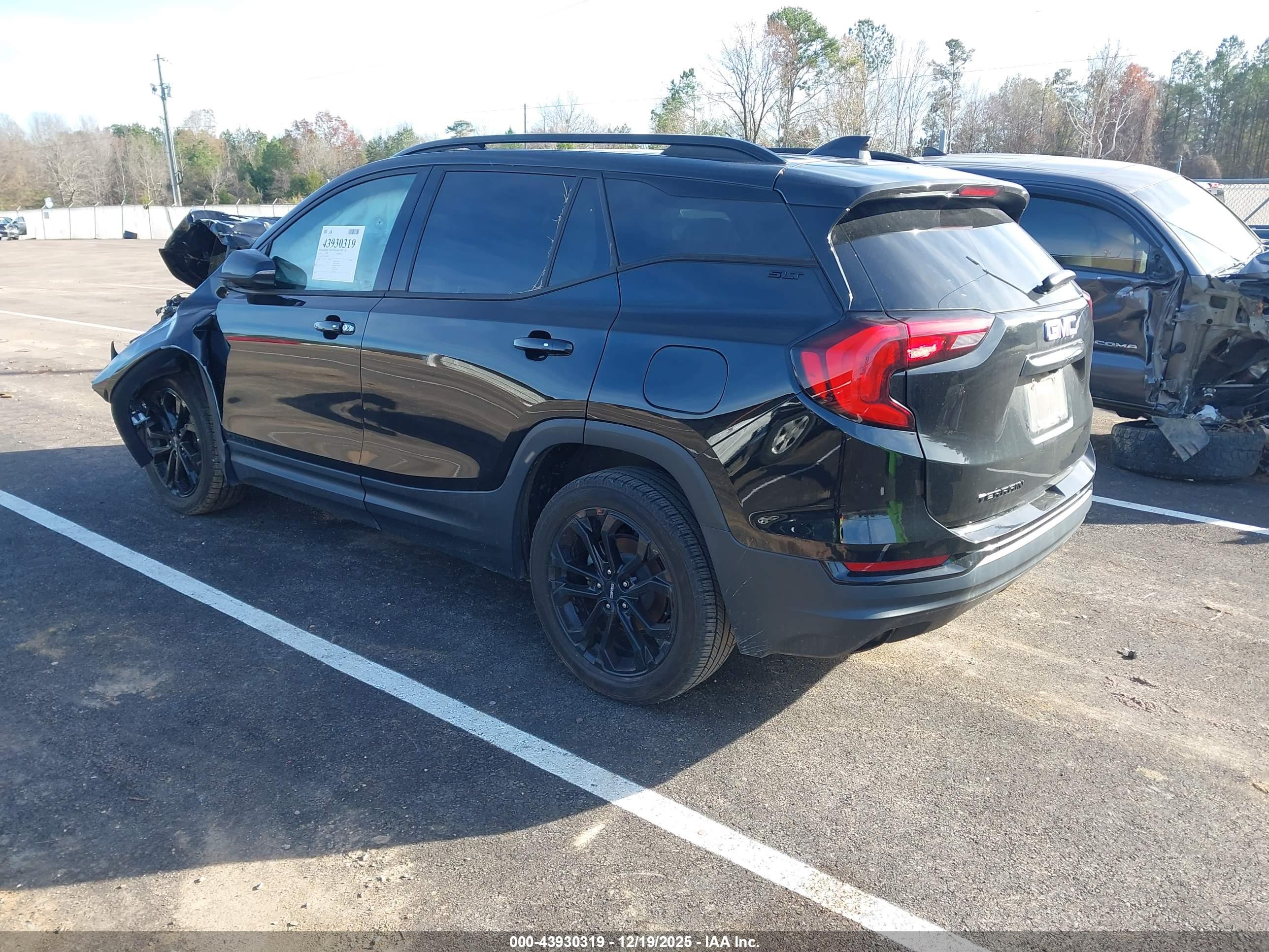 GMC TERRAIN image 3