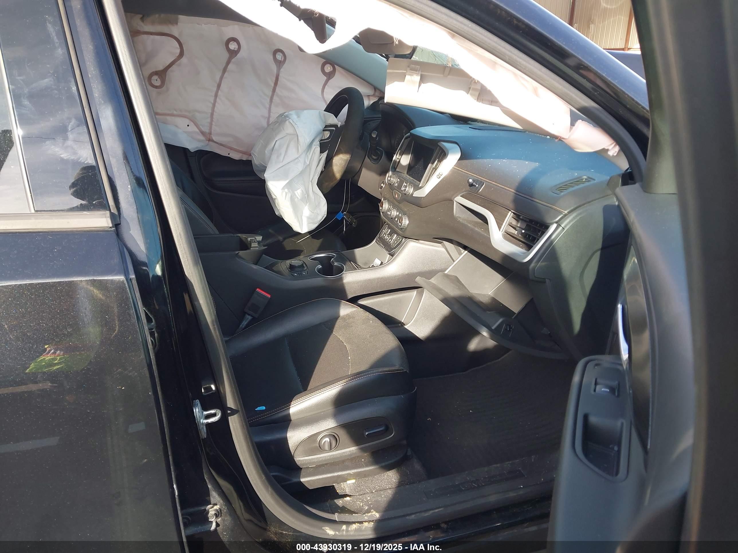 GMC TERRAIN image 5