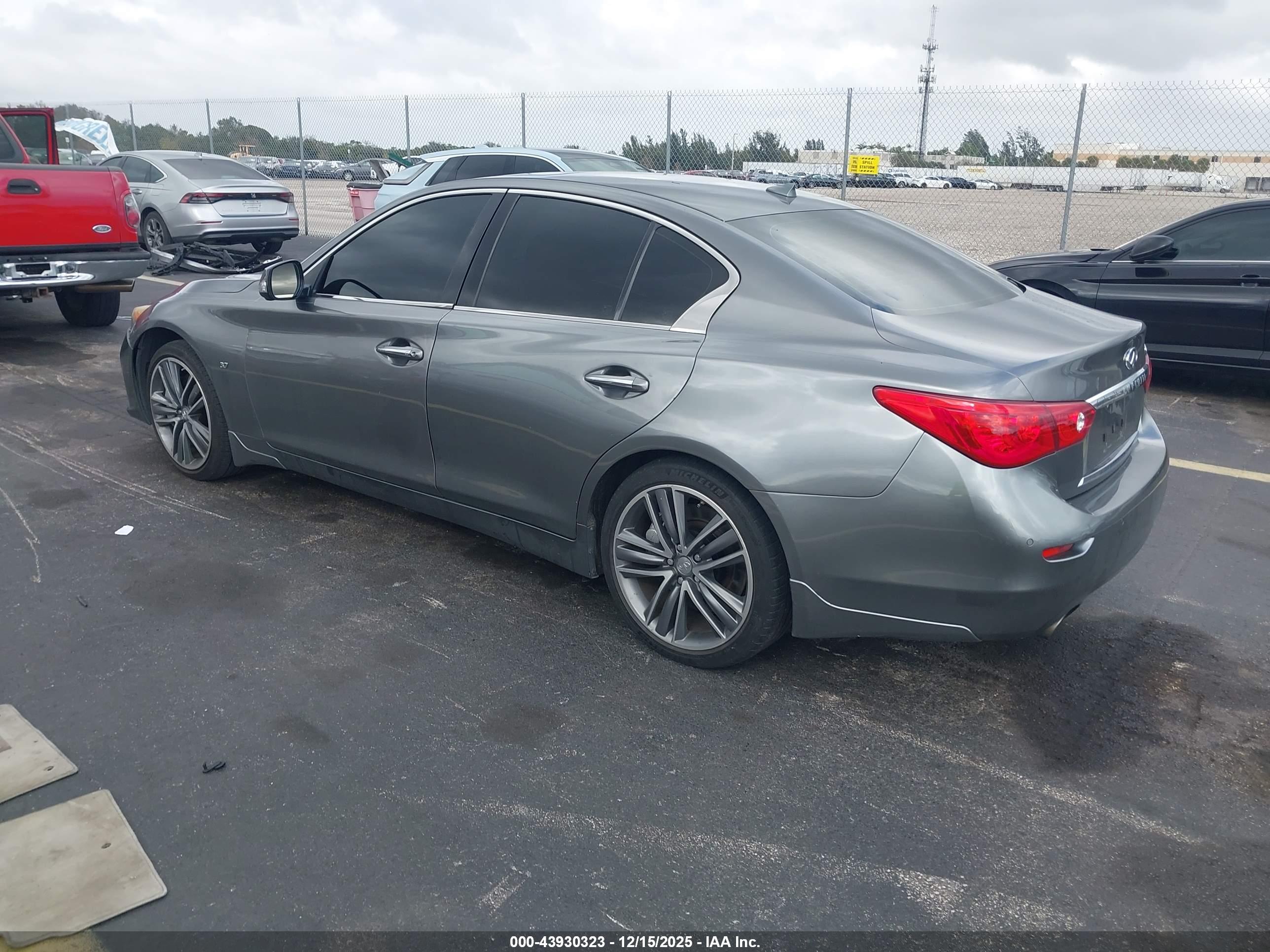 INFINITI Q50 image 3