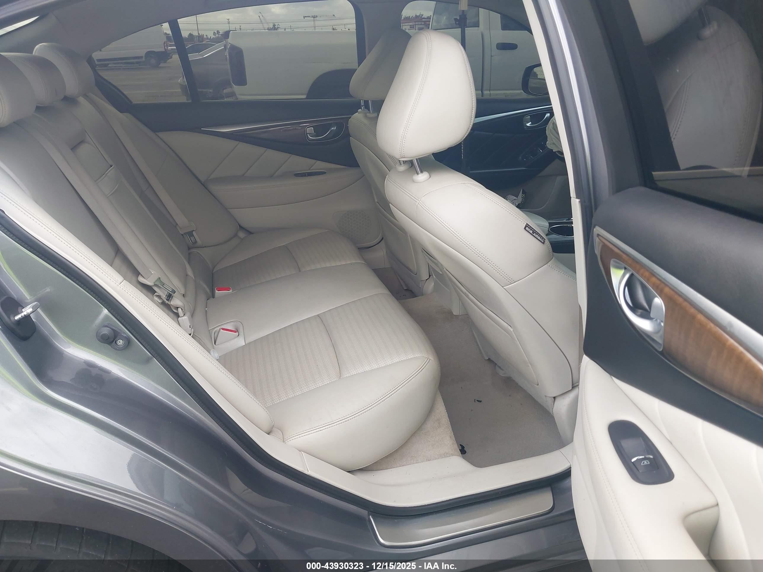 INFINITI Q50 image 8