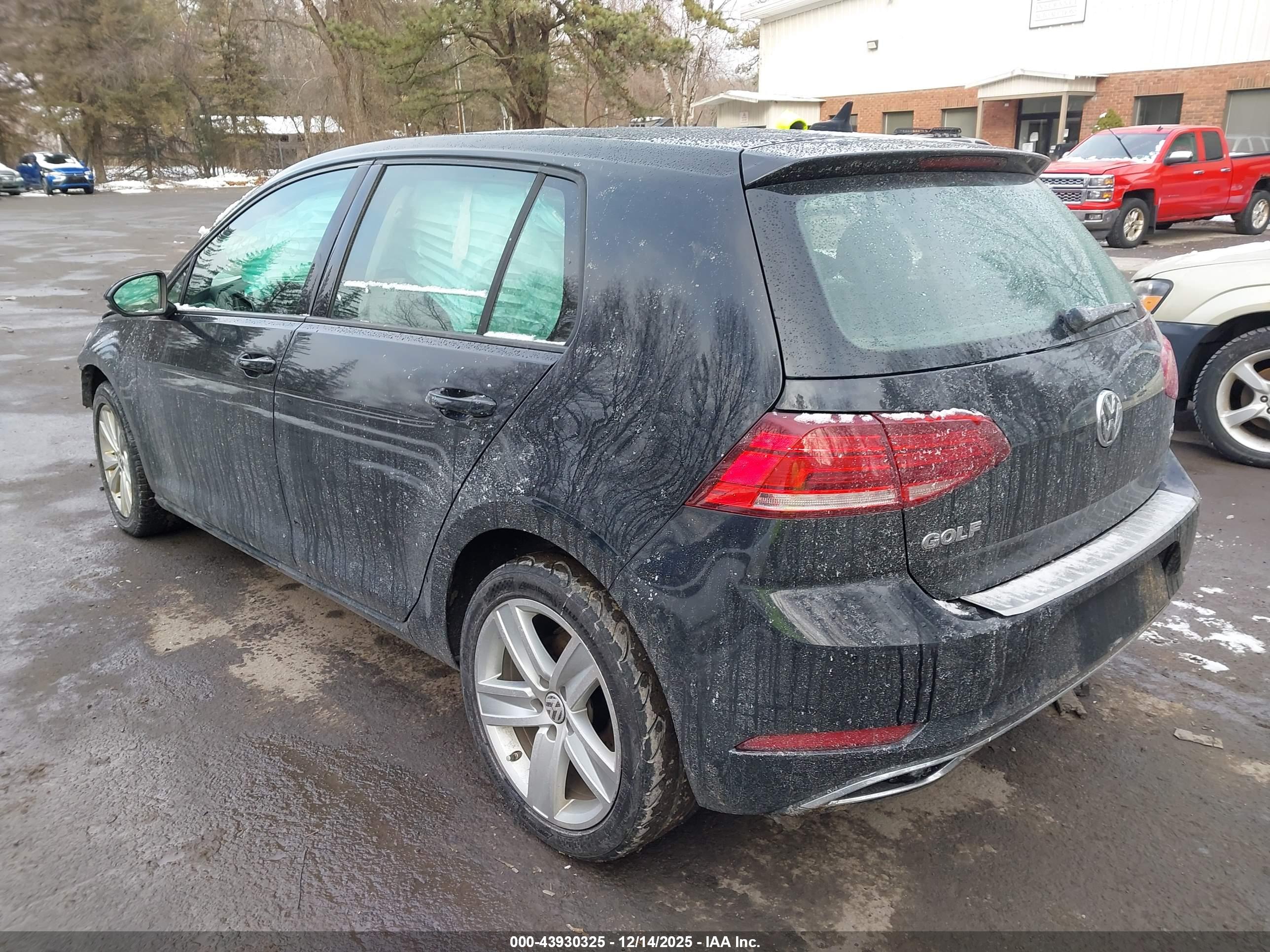 VOLKSWAGEN GOLF image 3