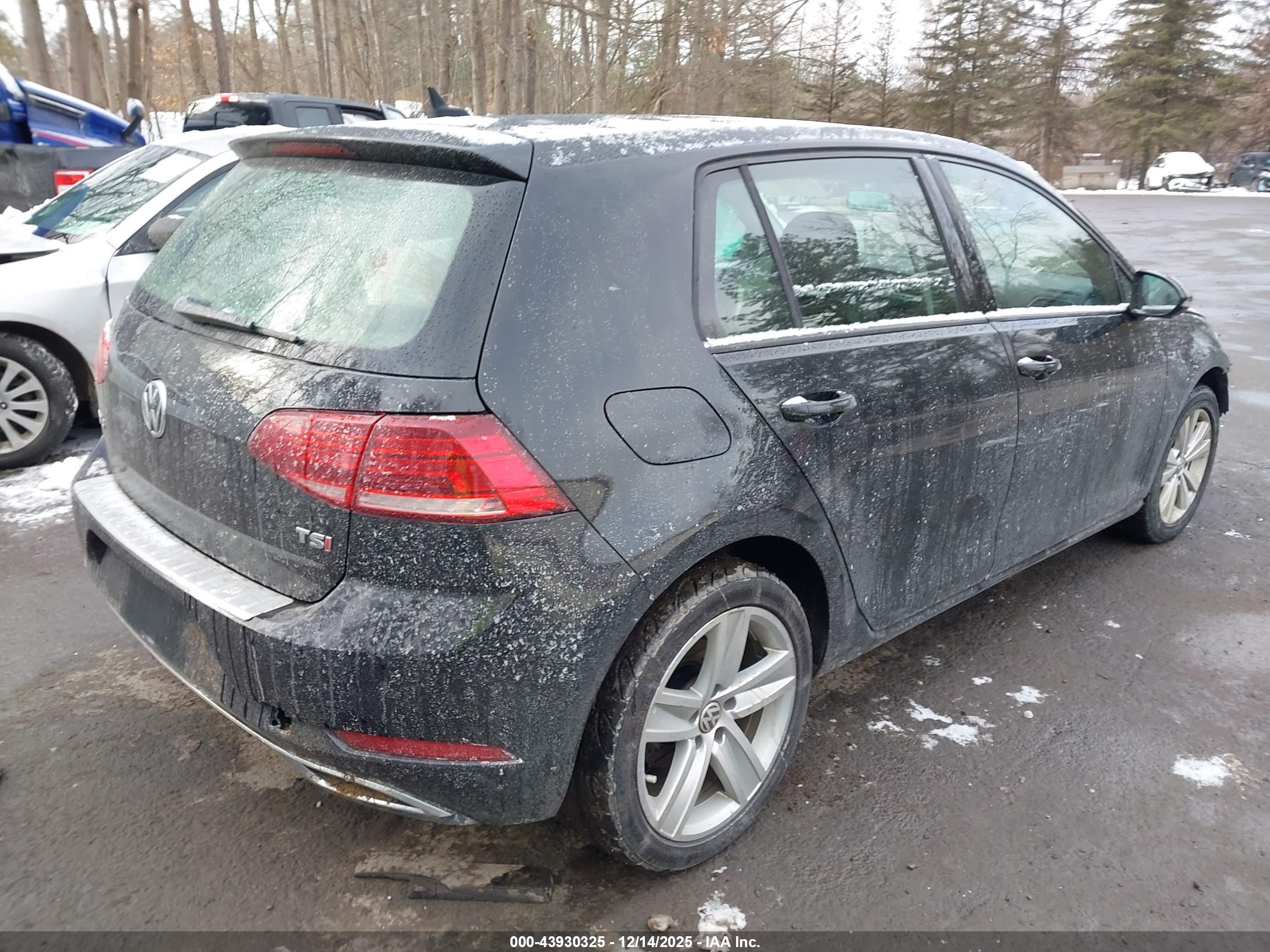 VOLKSWAGEN GOLF image 4