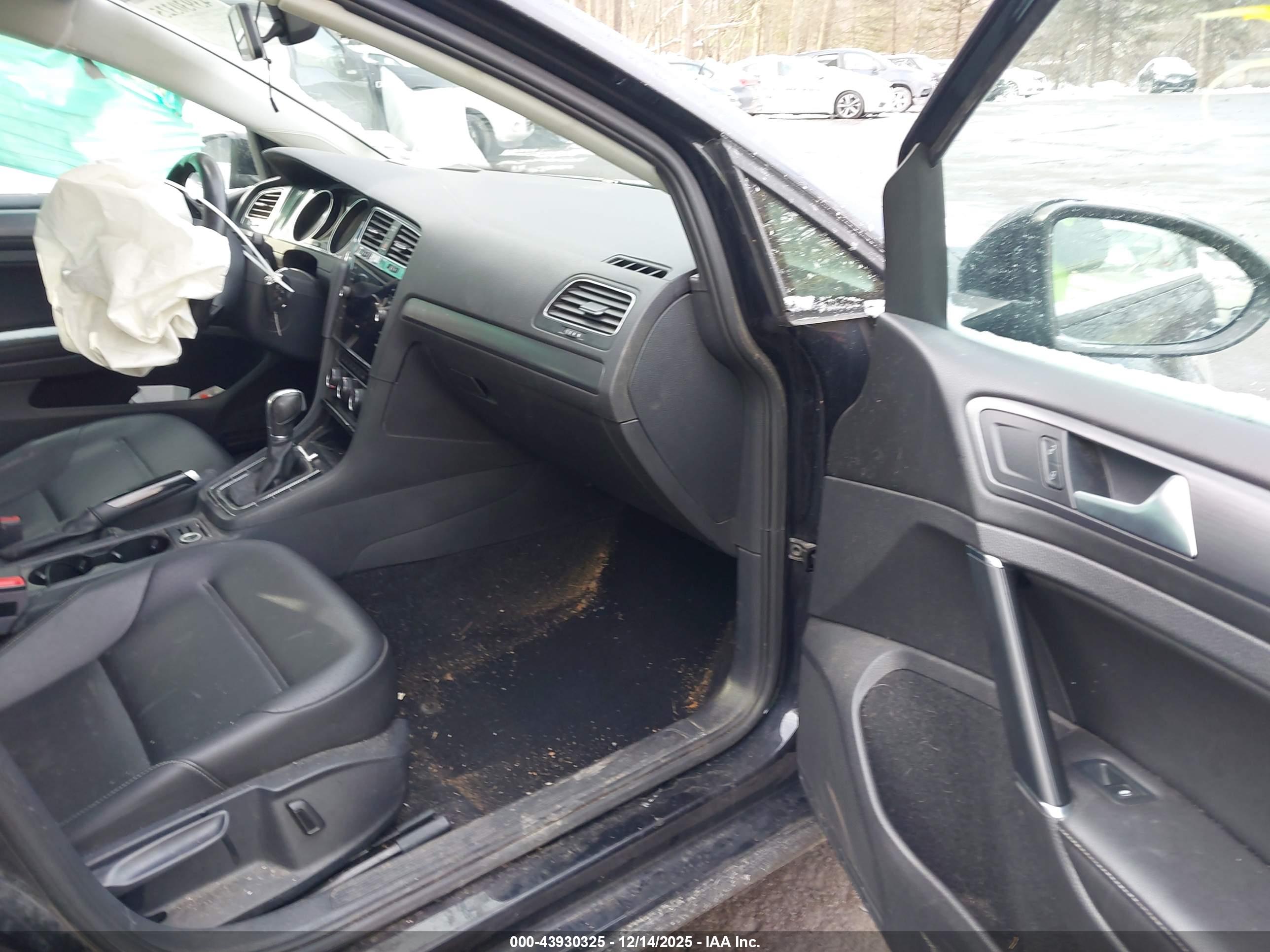 VOLKSWAGEN GOLF image 5