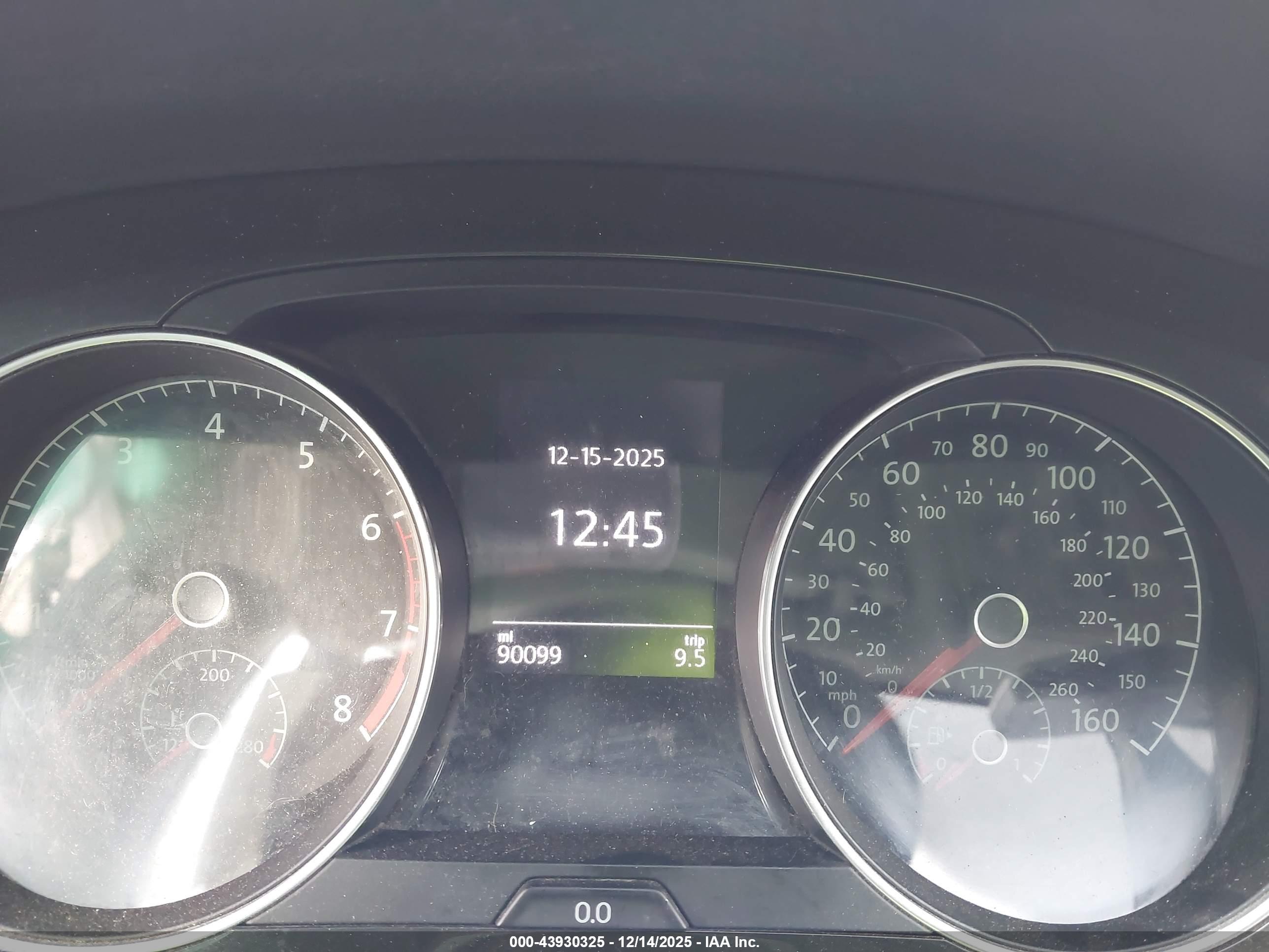 VOLKSWAGEN GOLF image 7